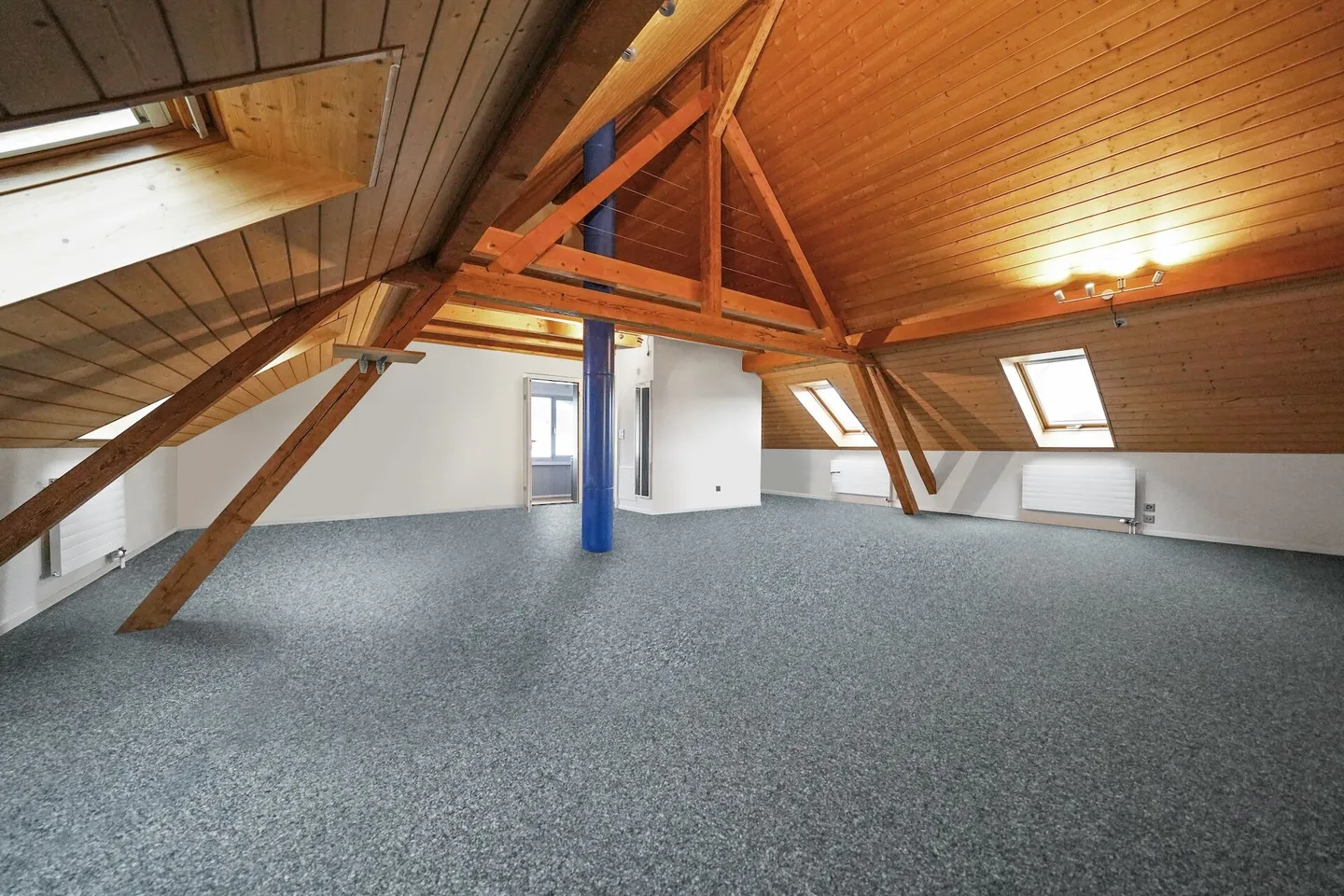 Detached, top renovated single-family house with numerous advantages in Aarwangen - Photo 13 of 16