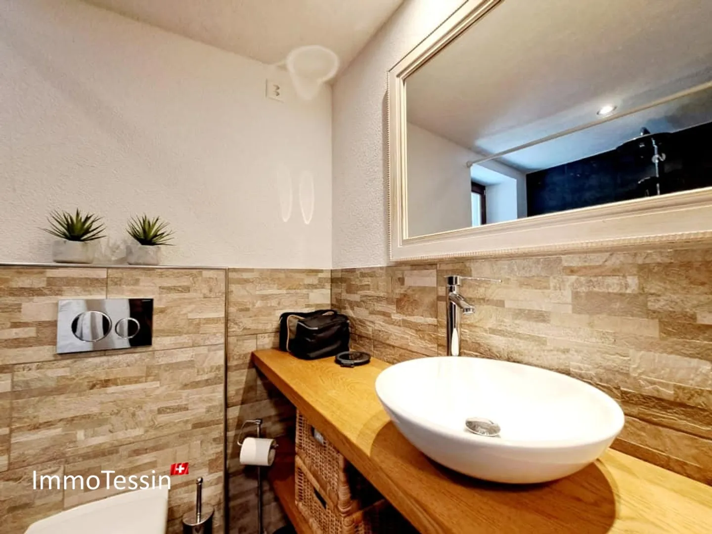 Charming Ticino House with Lake Access to Verzasca Reservoir & Wonderful Panoramic View - Photo 12 of 13