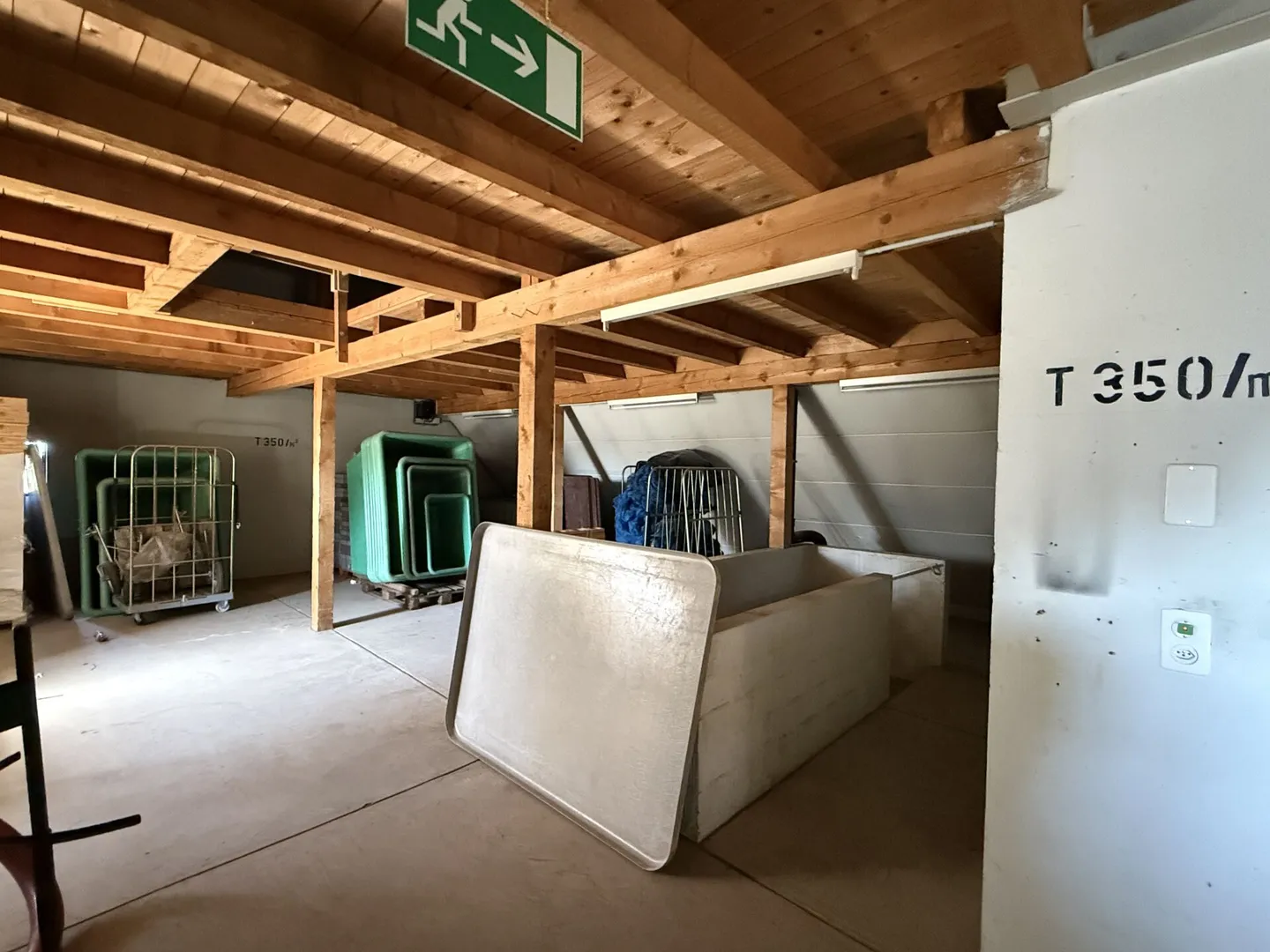 Propriété commerciale historique sous droits de construction - Photo 5 sur 10