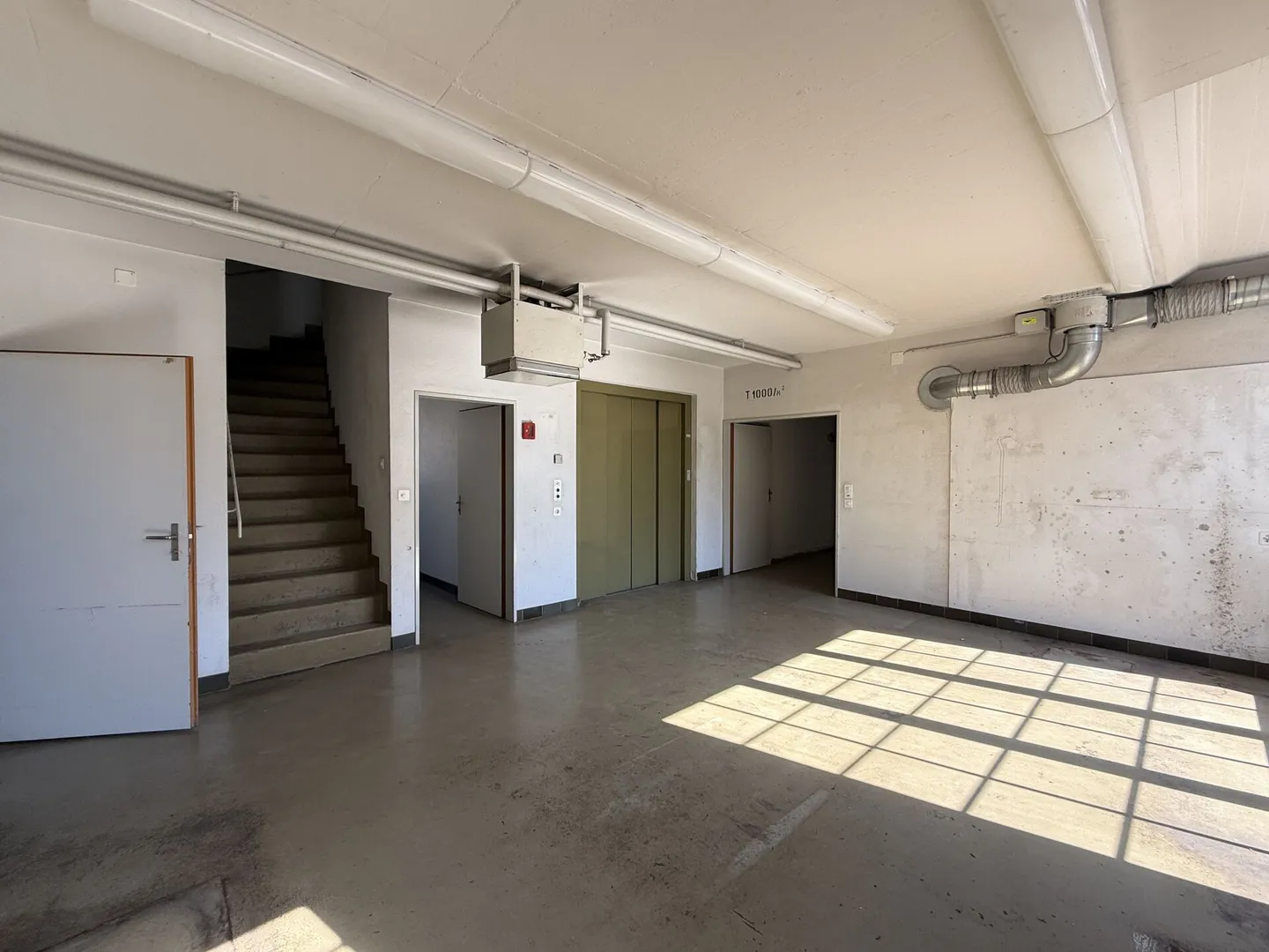 Propriété commerciale historique sous droits de construction - Photo 7 sur 10