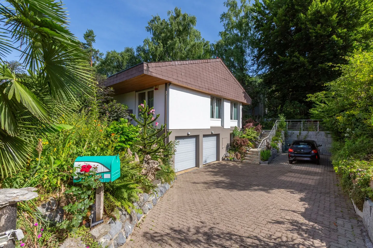 RESERVED Attractive 5.5-room single-family house with garden and double garage in Unterengstringen - Photo 3 of 26