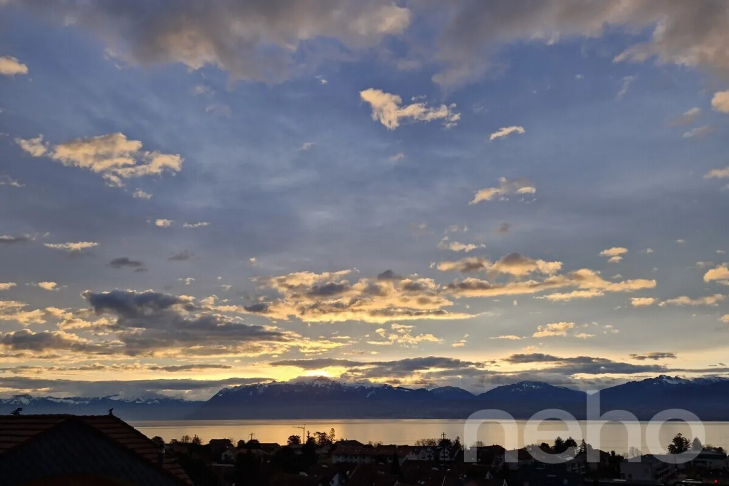 Bright penthouse in a dominant position with views of Lake Geneva and the Alps - Photo 8 of 12
