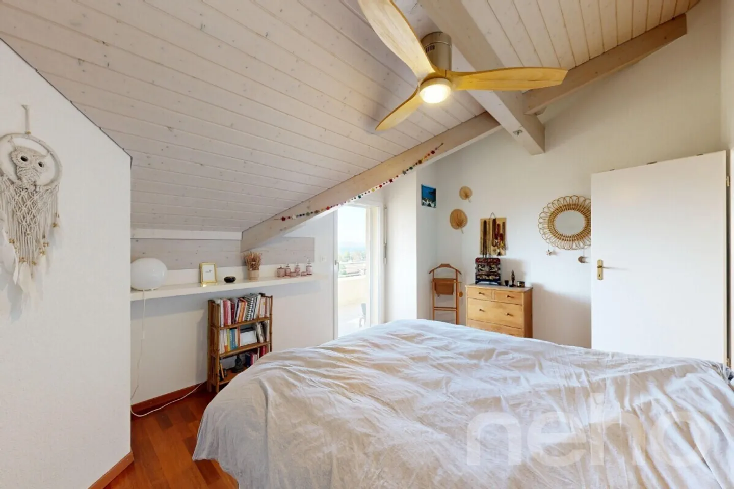 Bright penthouse in a dominant position with views of Lake Geneva and the Alps - Photo 10 of 12