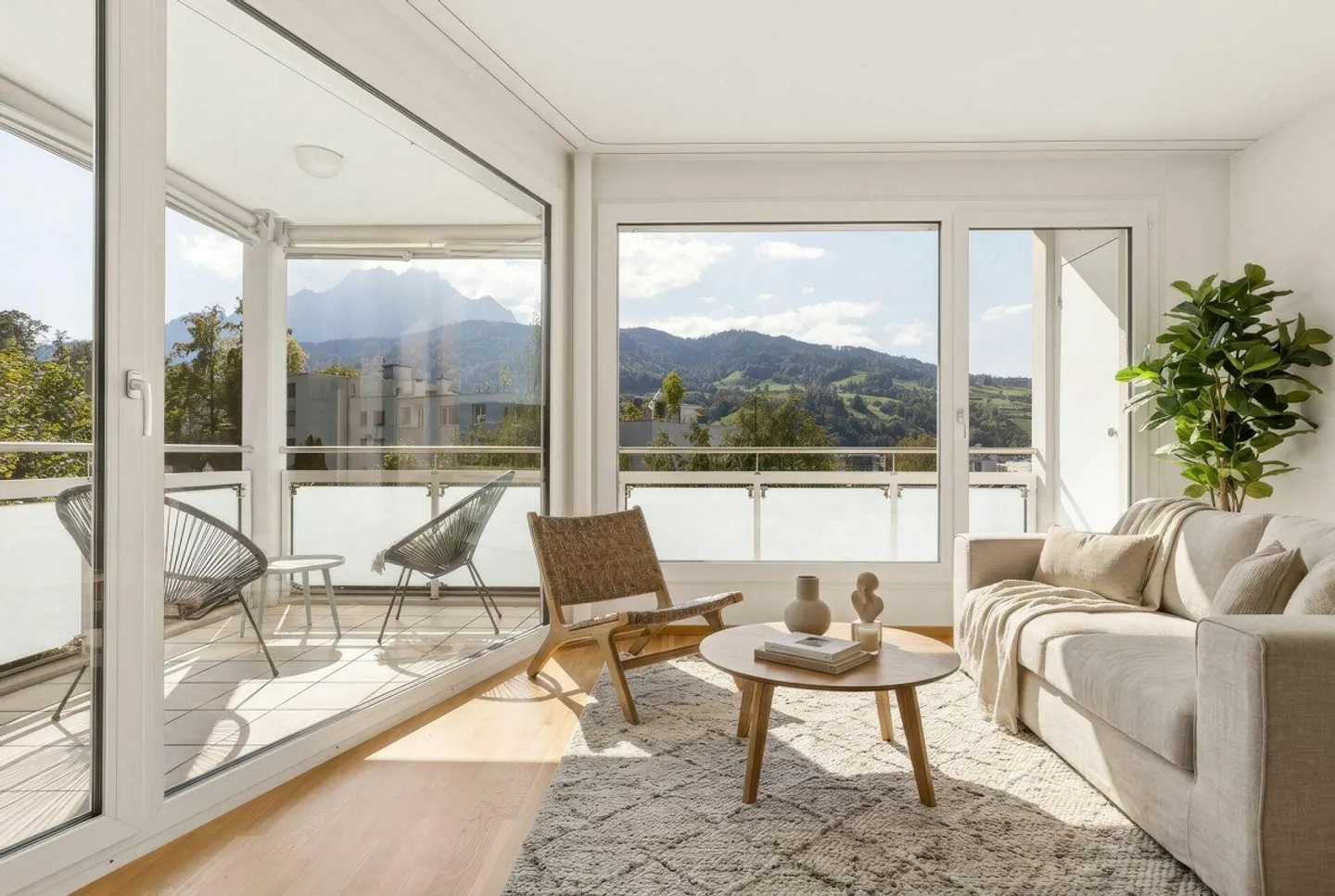 Zentrale Wohnung mit fantastischer Aussicht - Foto 1 von 7