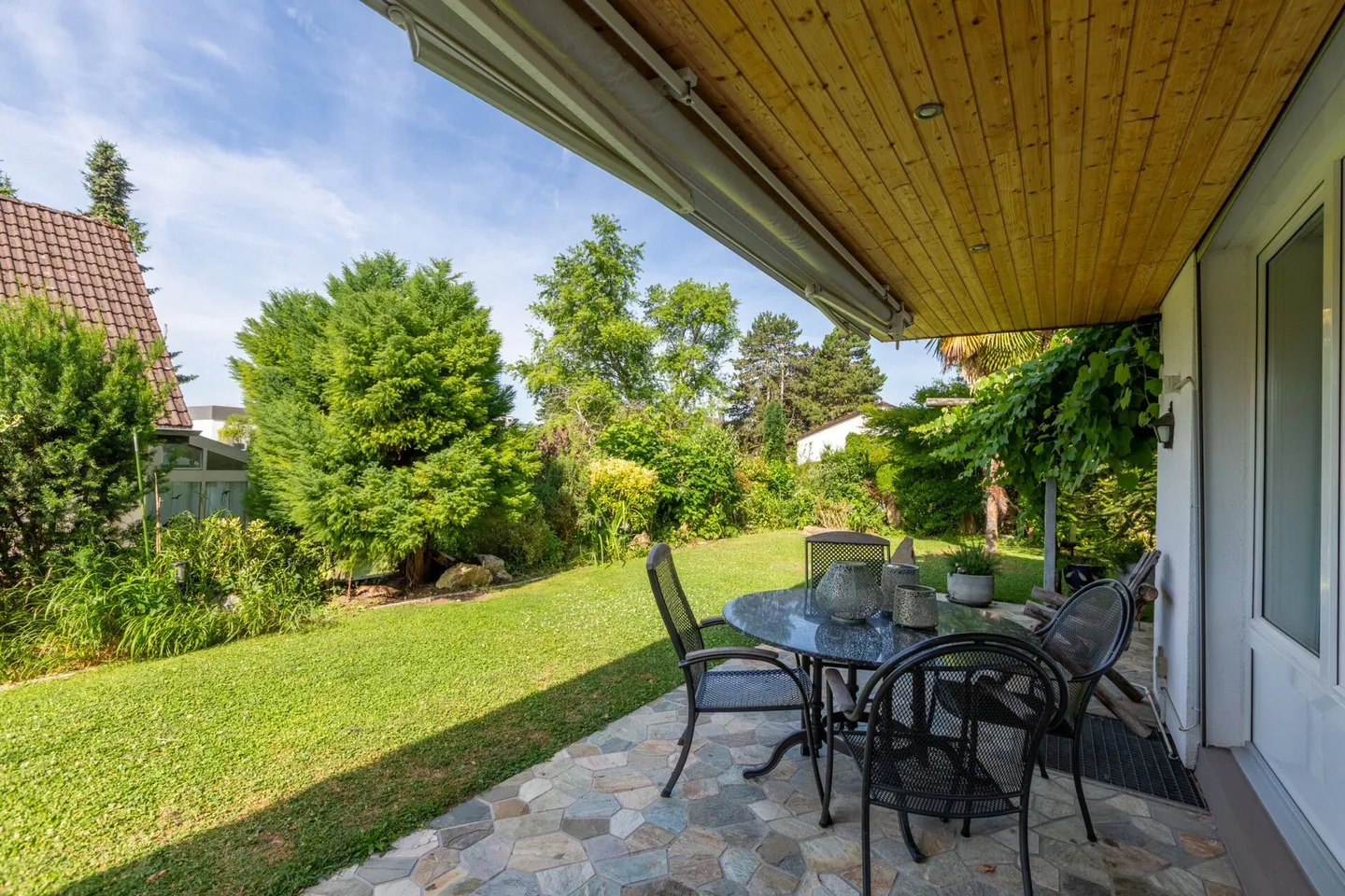 RESERVED Attractive 5.5-room single-family house with garden and double garage in Unterengstringen - Photo 22 of 26
