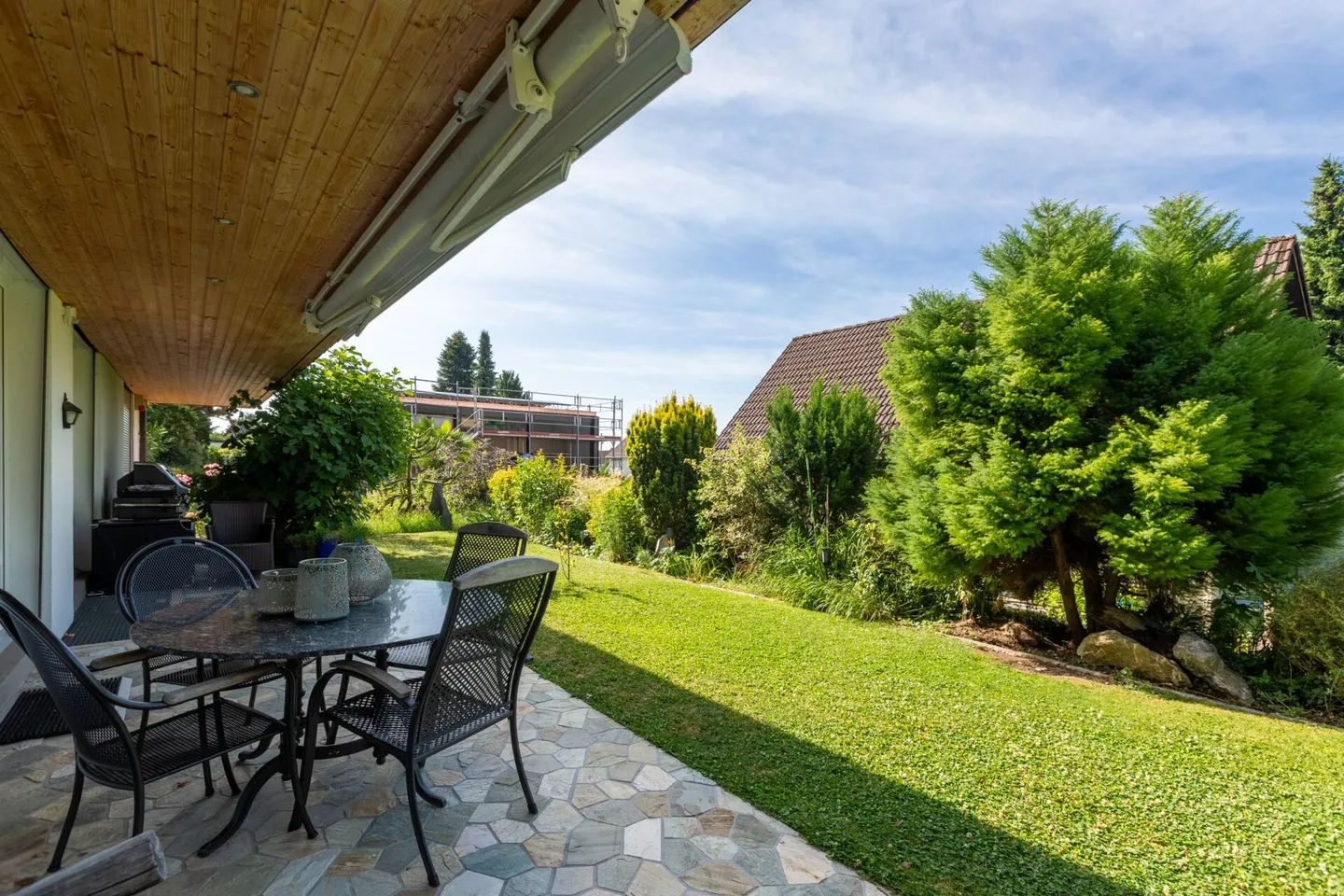 RESERVED Attractive 5.5-room single-family house with garden and double garage in Unterengstringen - Photo 24 of 26