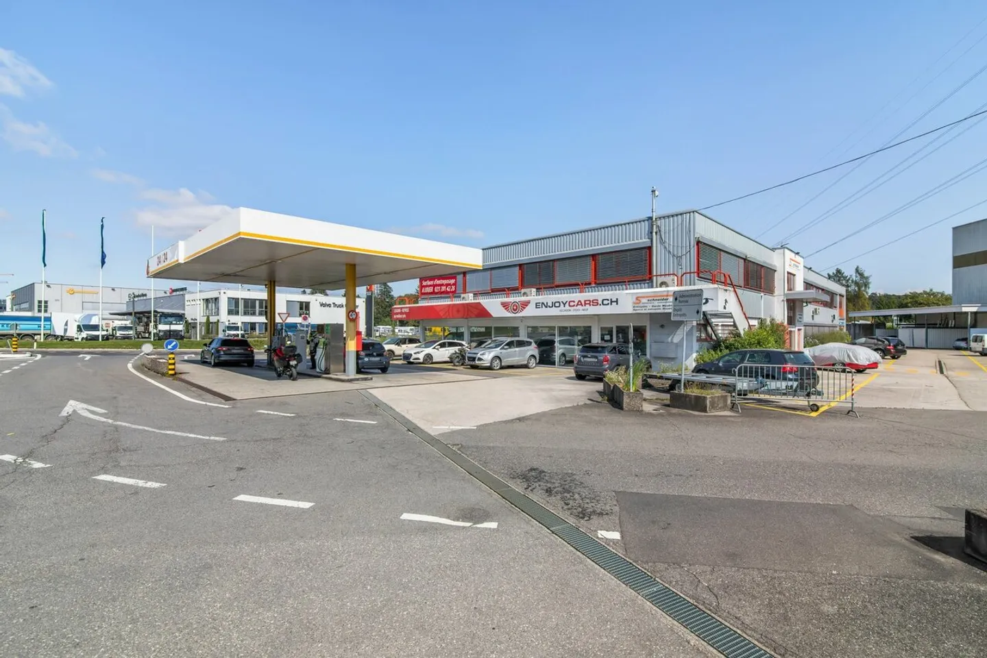 ZI Aclens-Moulin-de-Choc B - showroom, offices or premises of 72m2 - Photo 2 of 5