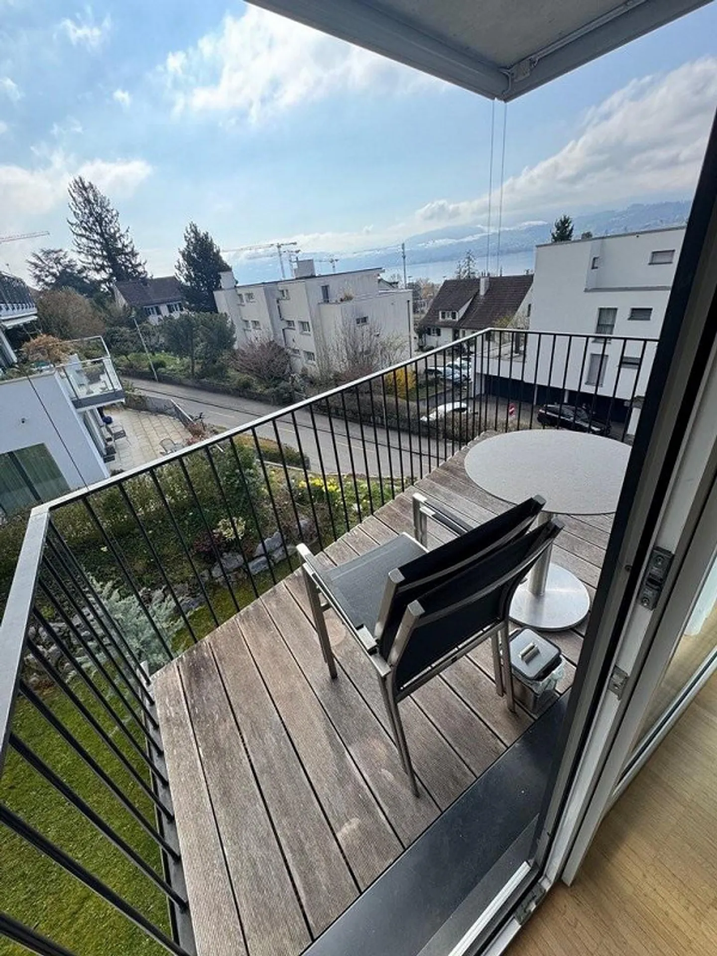 Charming 2-room studio with panoramic lake view in Meilen for rent - Photo 9 of 9