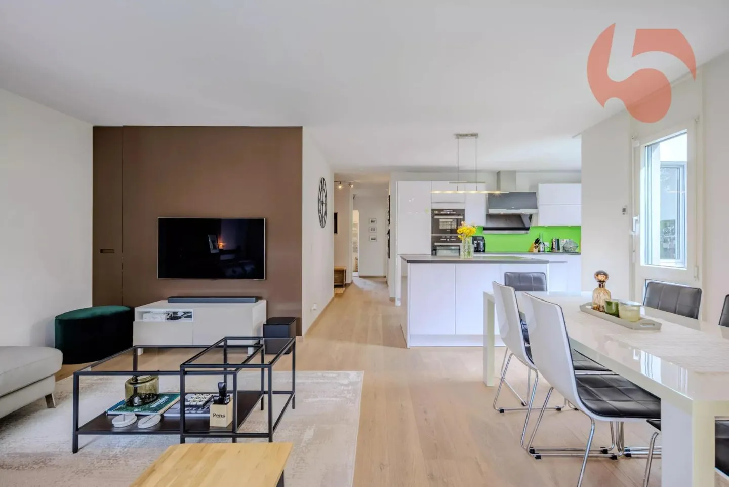 4,5 Zimmer-Wohnung mit großem Garten - Foto 6 von 12