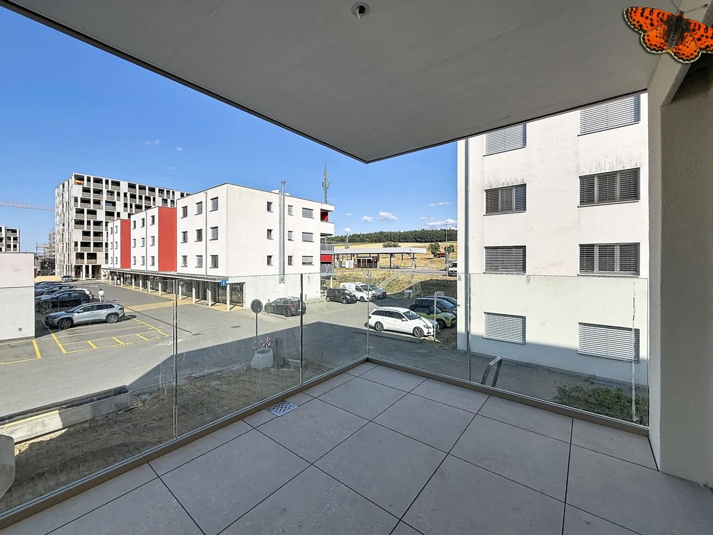 Modernes Apartment mit Balkon - Foto 2 von 11