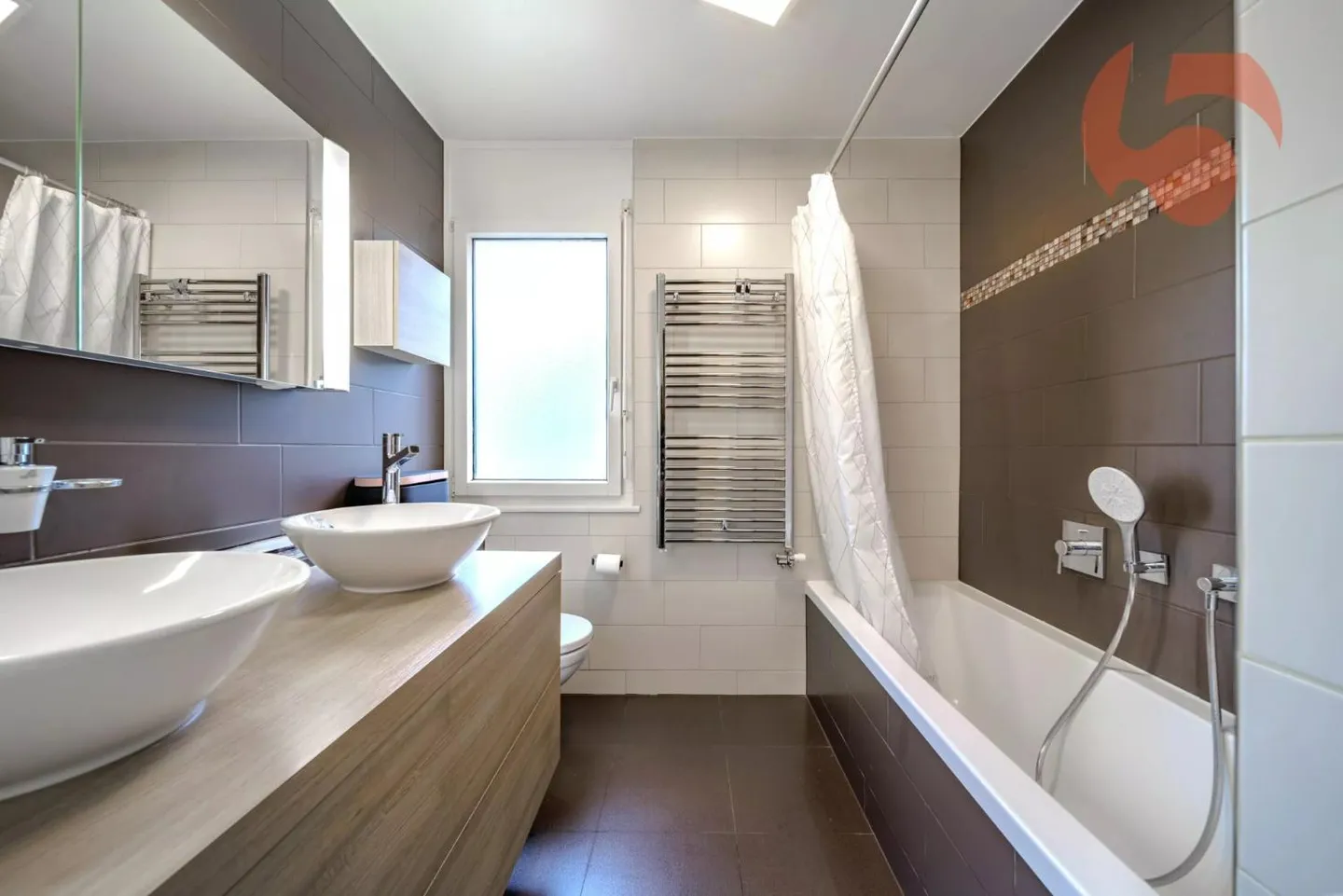 4,5 Zimmer-Wohnung mit großem Garten - Foto 10 von 12