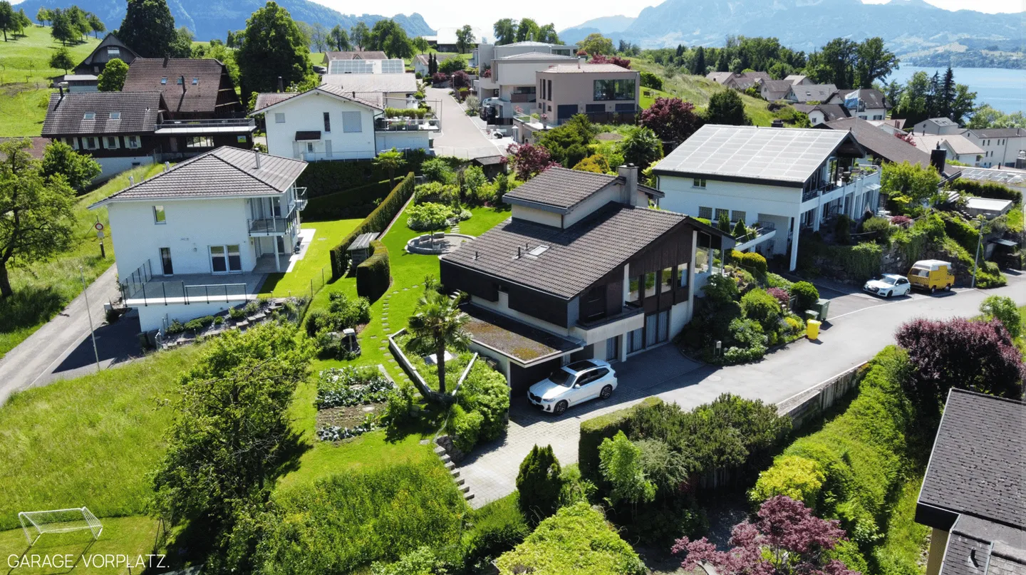 Casa unifamiliare con vista panoramica e potenziale su un terreno di 1'000 m² - Foto 2 di 8