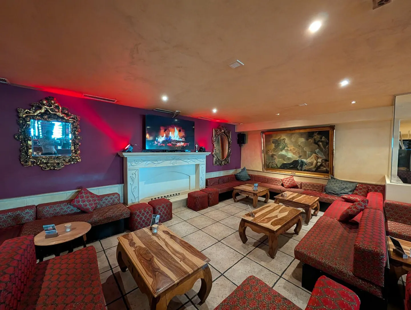 Established Lounge Bar 'Basilica' in Zurich-West - Photo 8 of 10