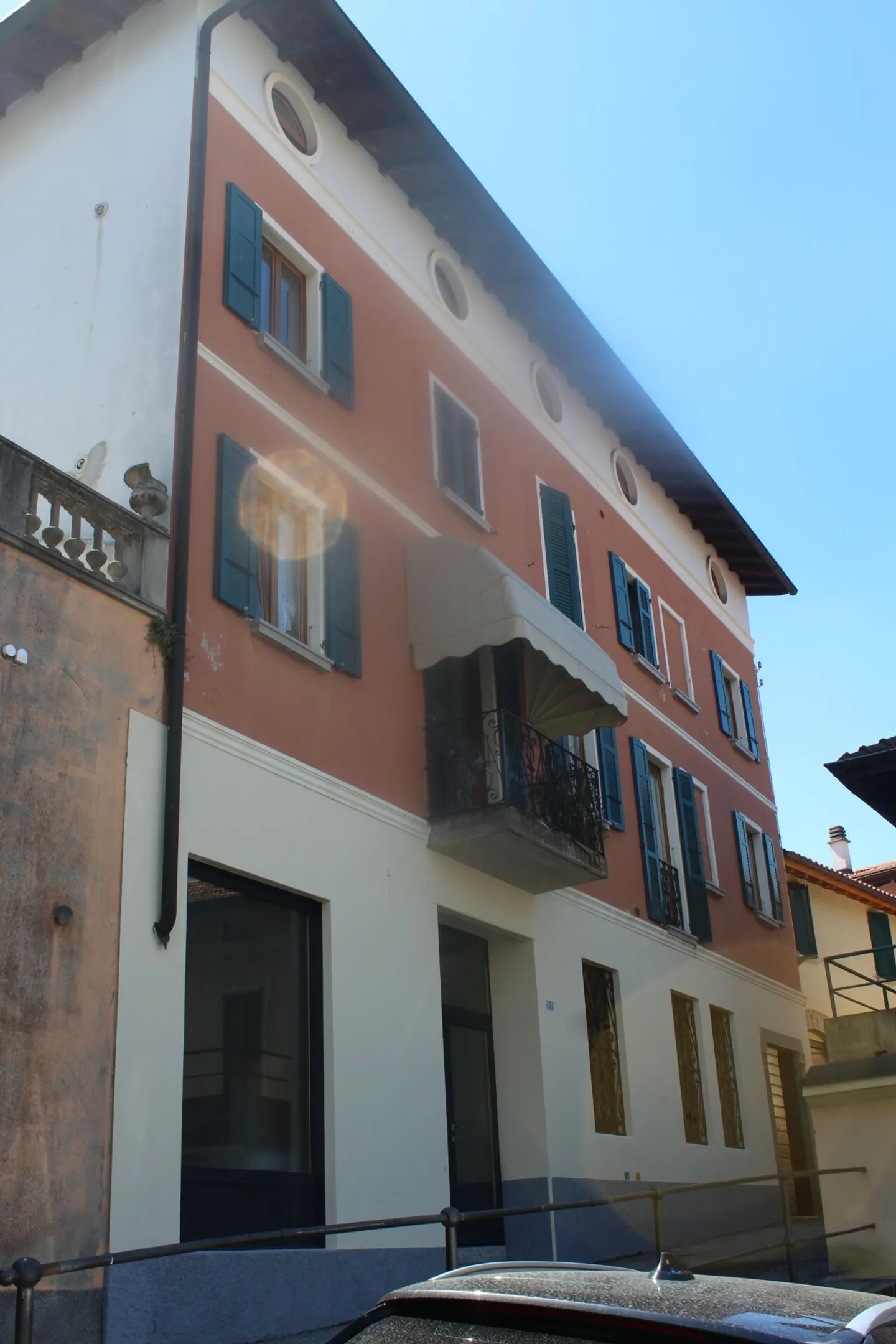 10 APPARTAMENTI E ATTIVITÀ COMMERCIALE. OTTIMO INVESTIMENTO! - Foto 4 di 13