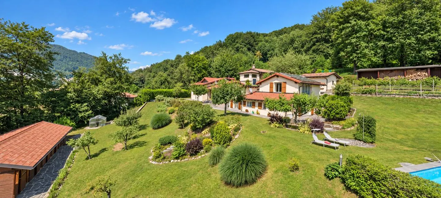 Villa Padronale : Piscine et 2 Dépendances dans la tranquillité de Capriasca - Photo 1 sur 28