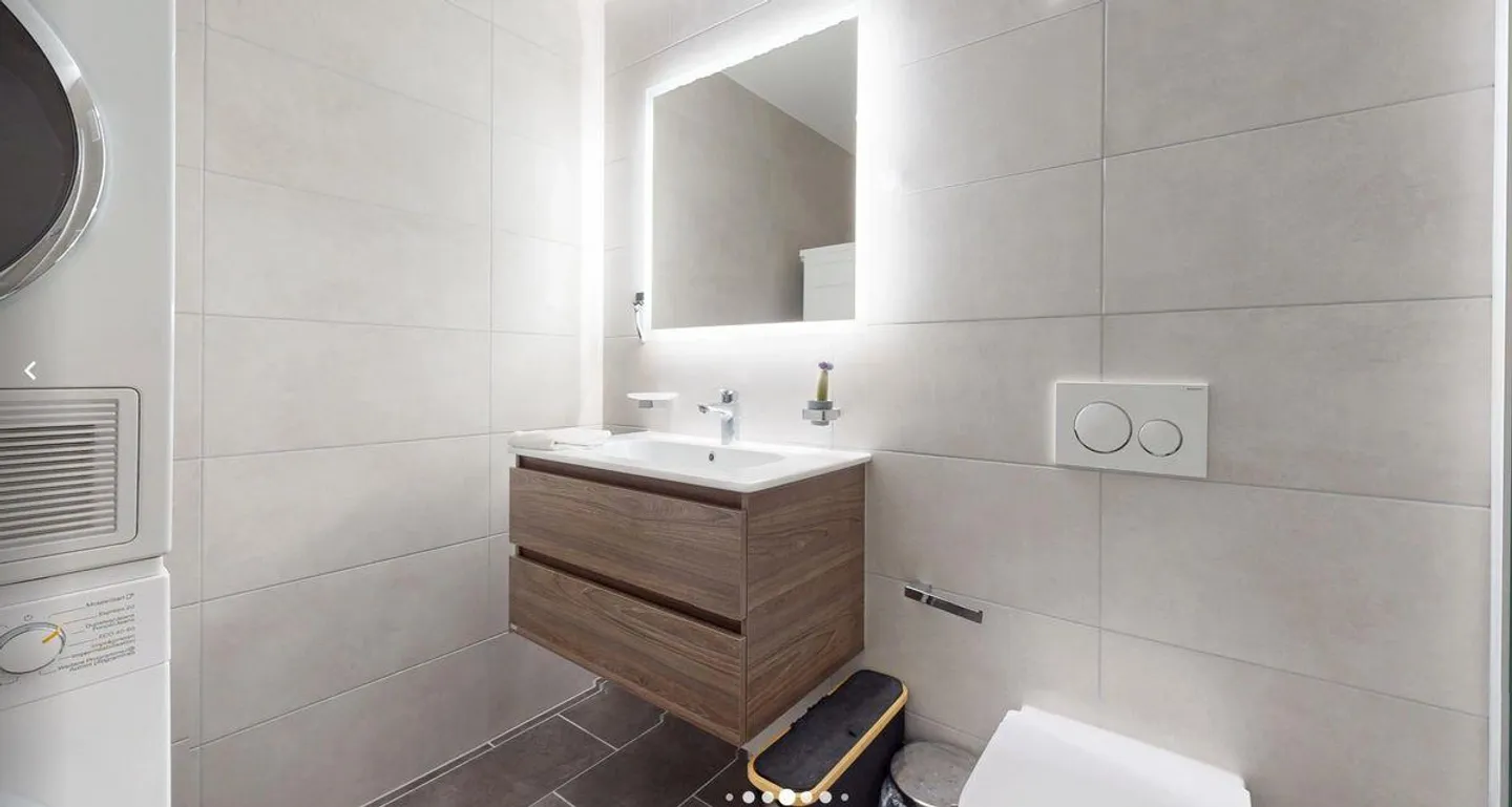 2½ pièces à l'étage supérieur, sans vis-à-vis ! - Photo 7 sur 9