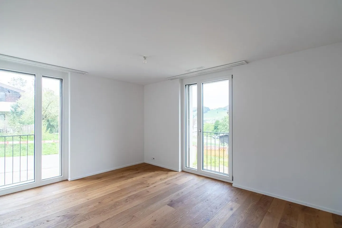 Appartement lumineux de 2,5 pièces dans un bon emplacement - Photo 5 sur 6