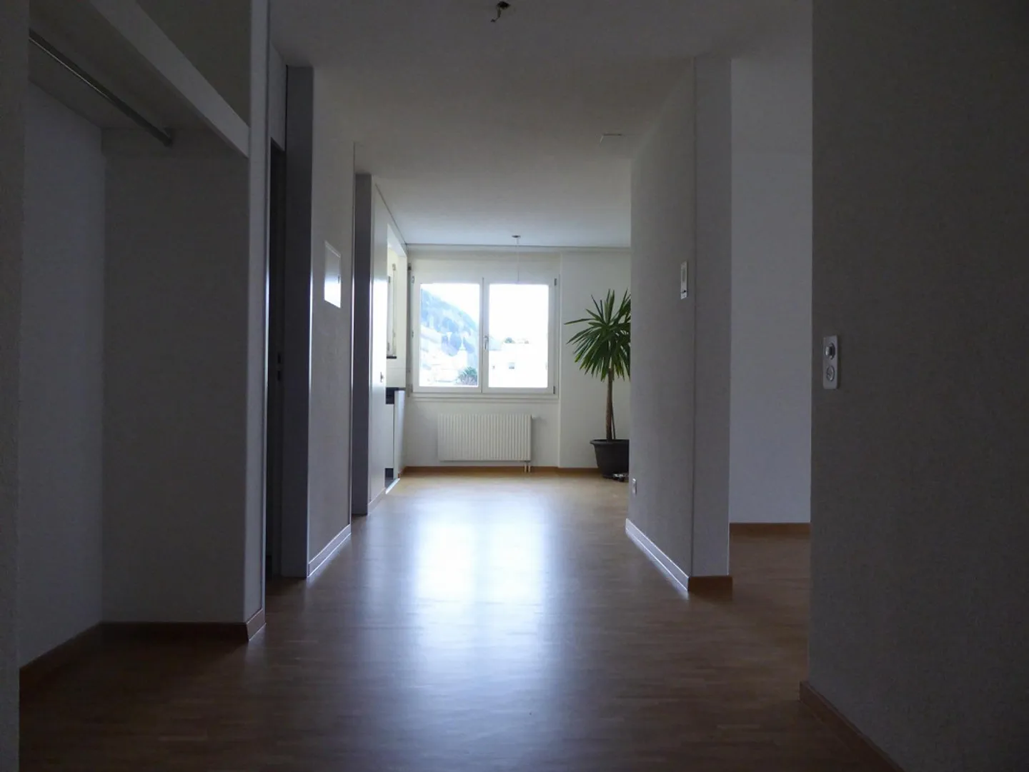 Appartamento 3.5 locali con vista sul lago e sulle montagne - Foto 6 di 8