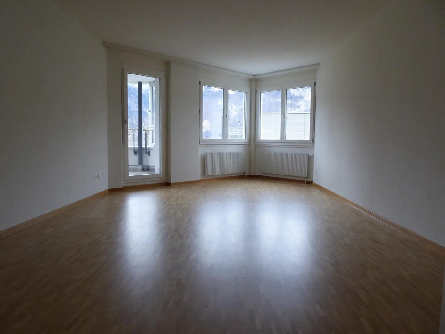 Appartamento 3.5 locali con vista sul lago e sulle montagne - Foto 2 di 8