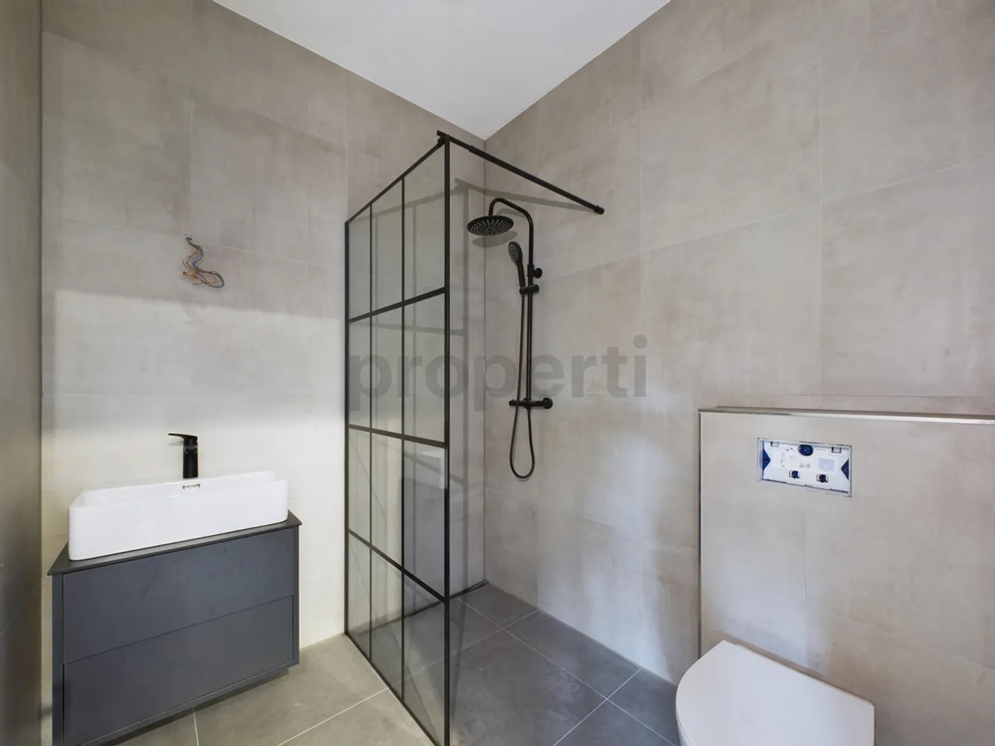 Première occupation après rénovation - Appartement de 3,5 pièces au 2ème étage à Waldenburg - Photo 5 sur 7