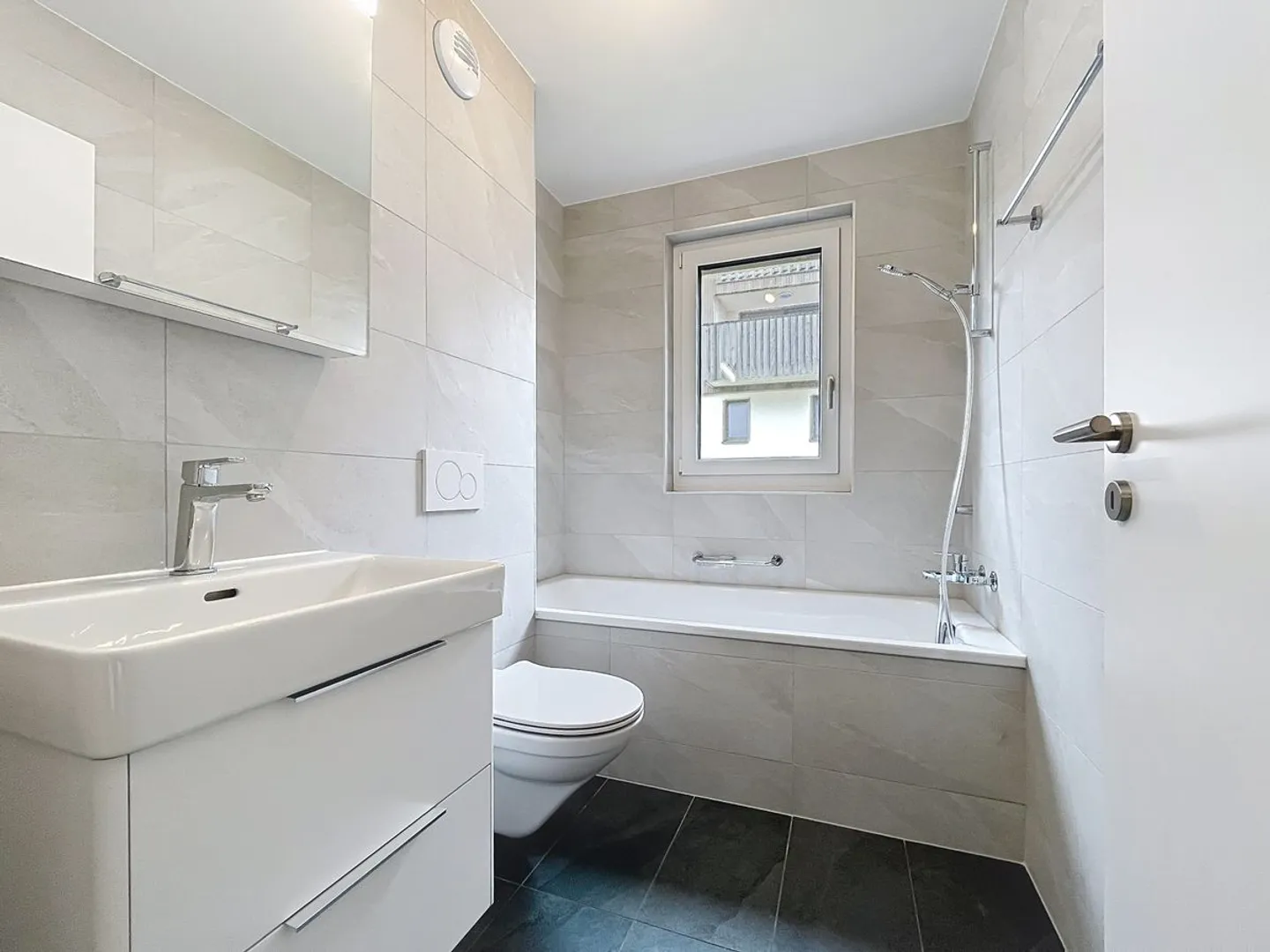 4.5-room apartment with private garden of 154m2 - Photo 6 of 12