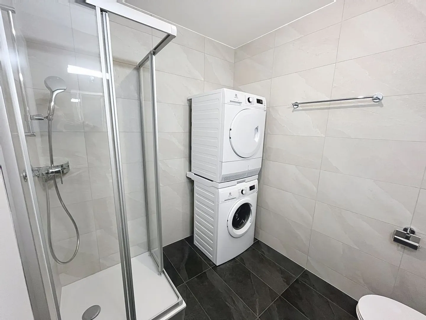 4.5-room apartment with private garden of 154m2 - Photo 9 of 12