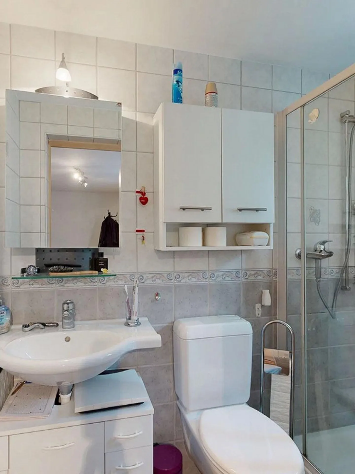Bella casa unifamiliare di 6,5 stanze con carport e due posti auto all'aperto - Foto 11 di 13
