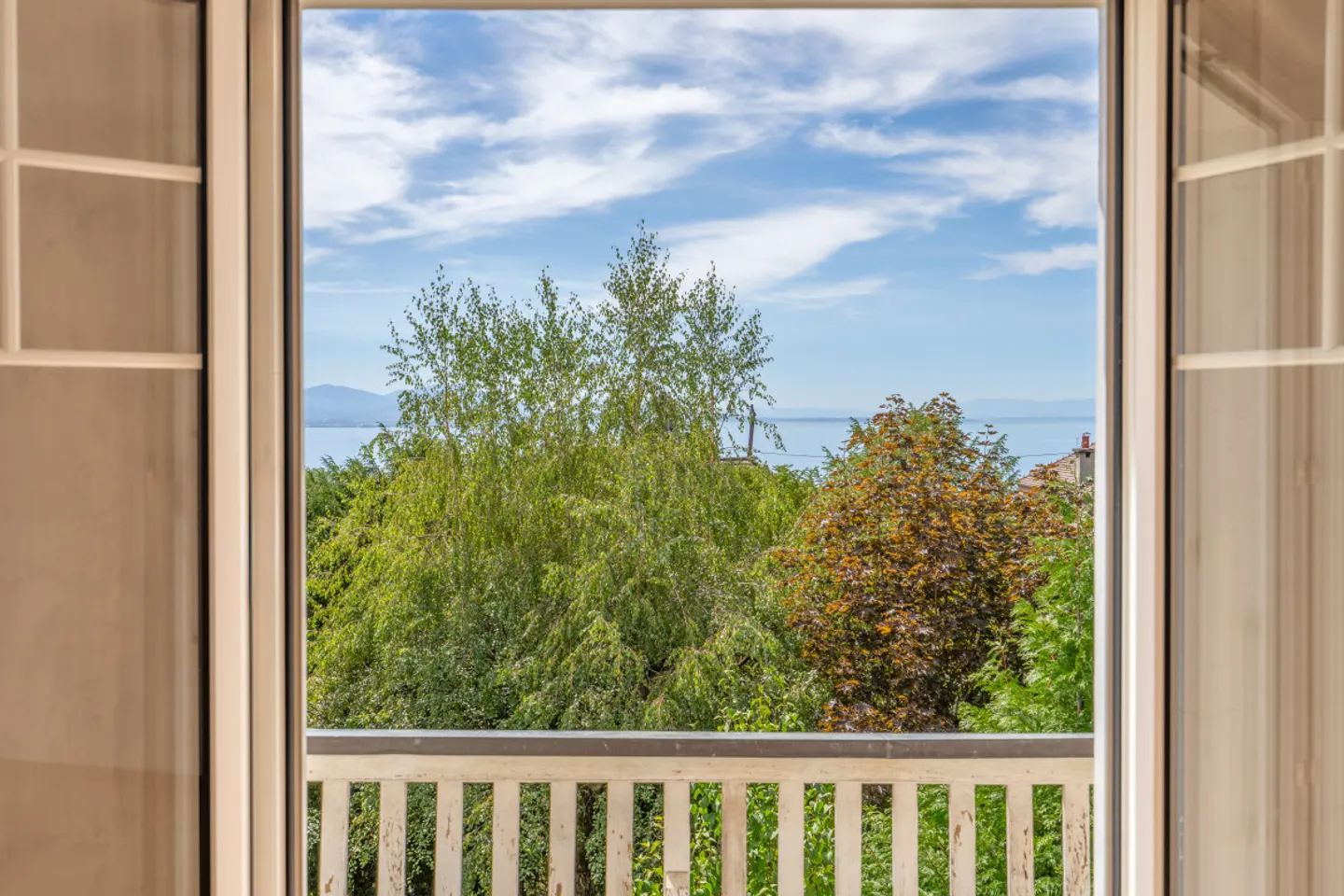 EXKLUSIV IN LAUSANNE - HAUS MIT 6 ZIMMERN, SEEBLICK & GARTEN - Foto 7 von 13
