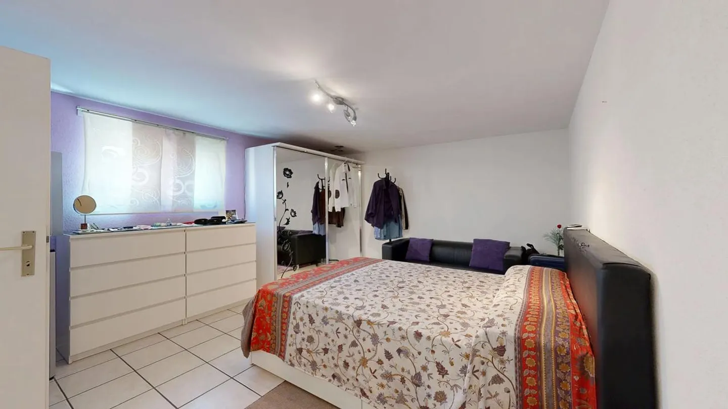 Bella casa unifamiliare di 6,5 stanze con carport e due posti auto all'aperto - Foto 13 di 13