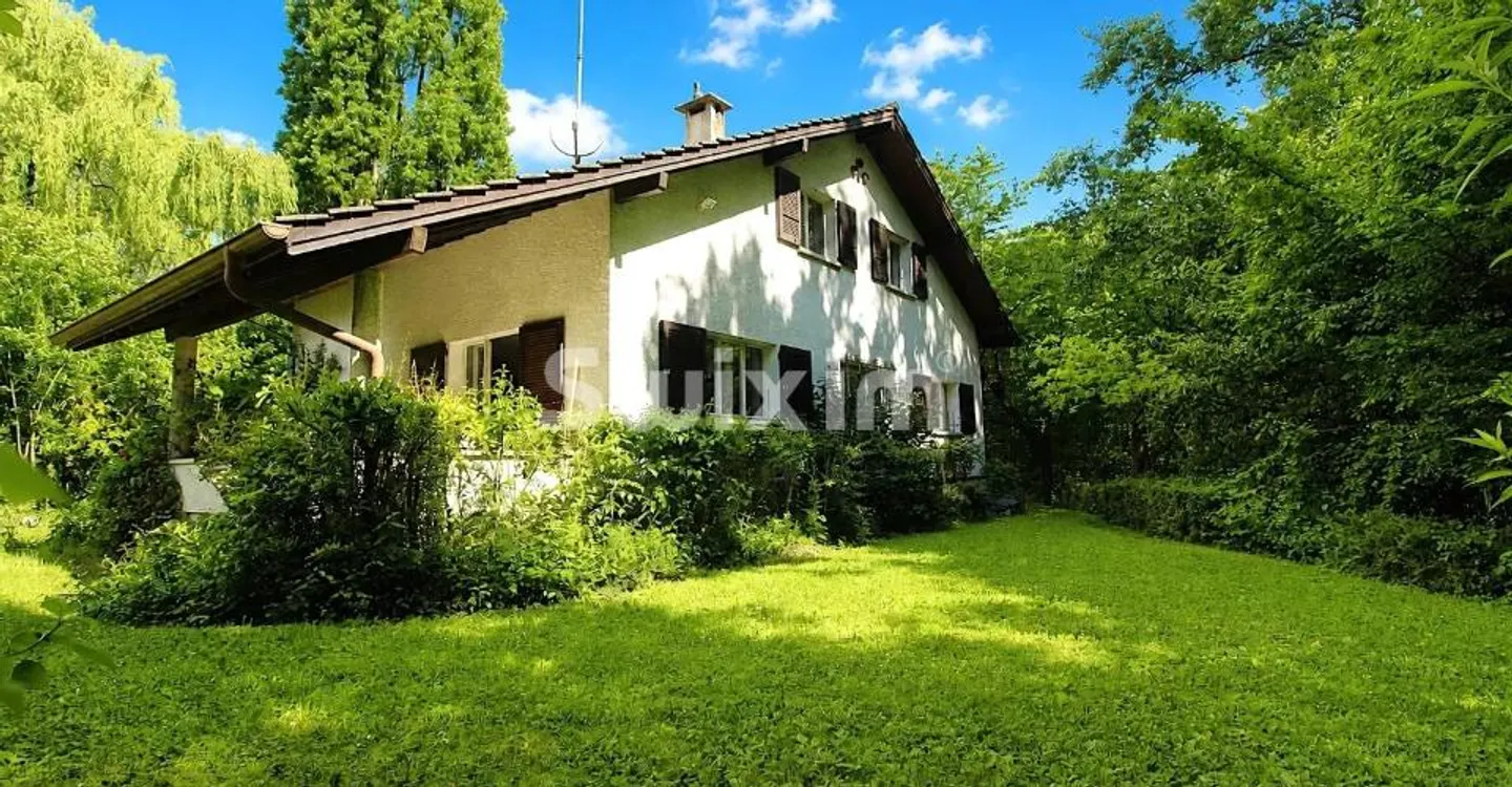 Detached house in a green setting - Photo 1 of 7