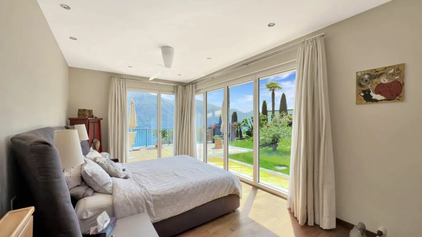 Villa di Lusso con Vista Lago - Foto 6 di 17