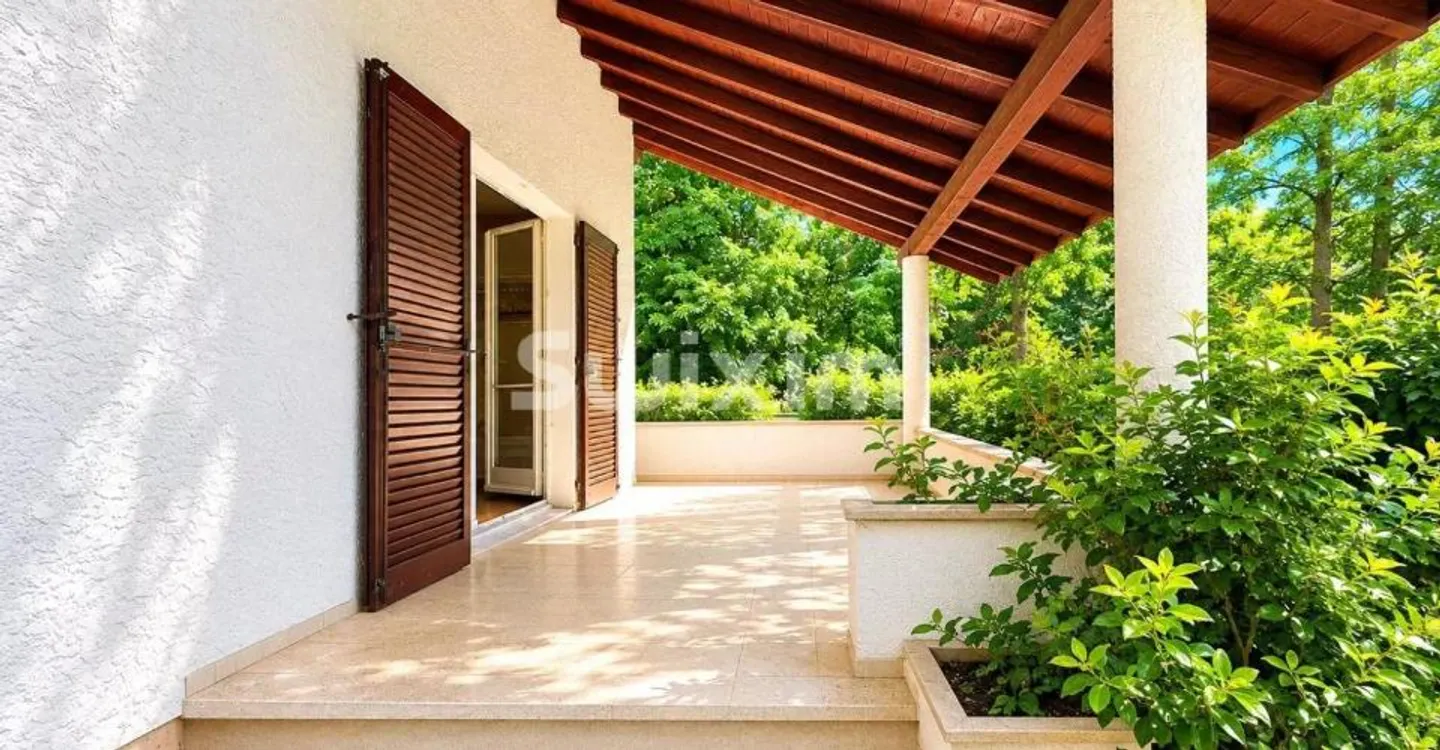 Detached house in a green setting - Photo 2 of 7