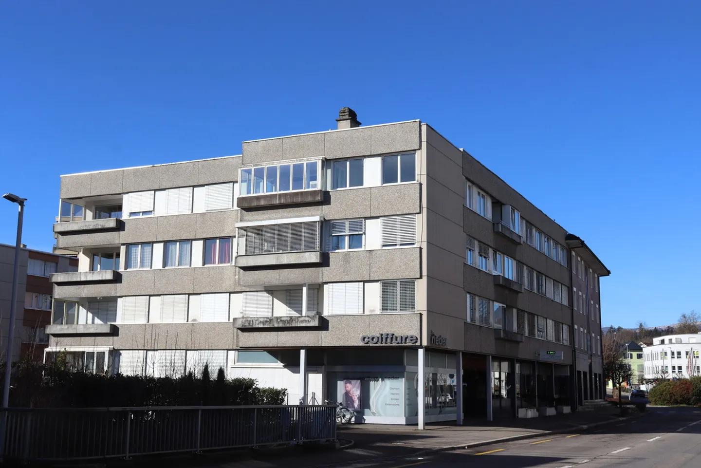Appartamento attraente di 4,5 stanze in posizione centrale a Biberist! - Foto 1 di 11
