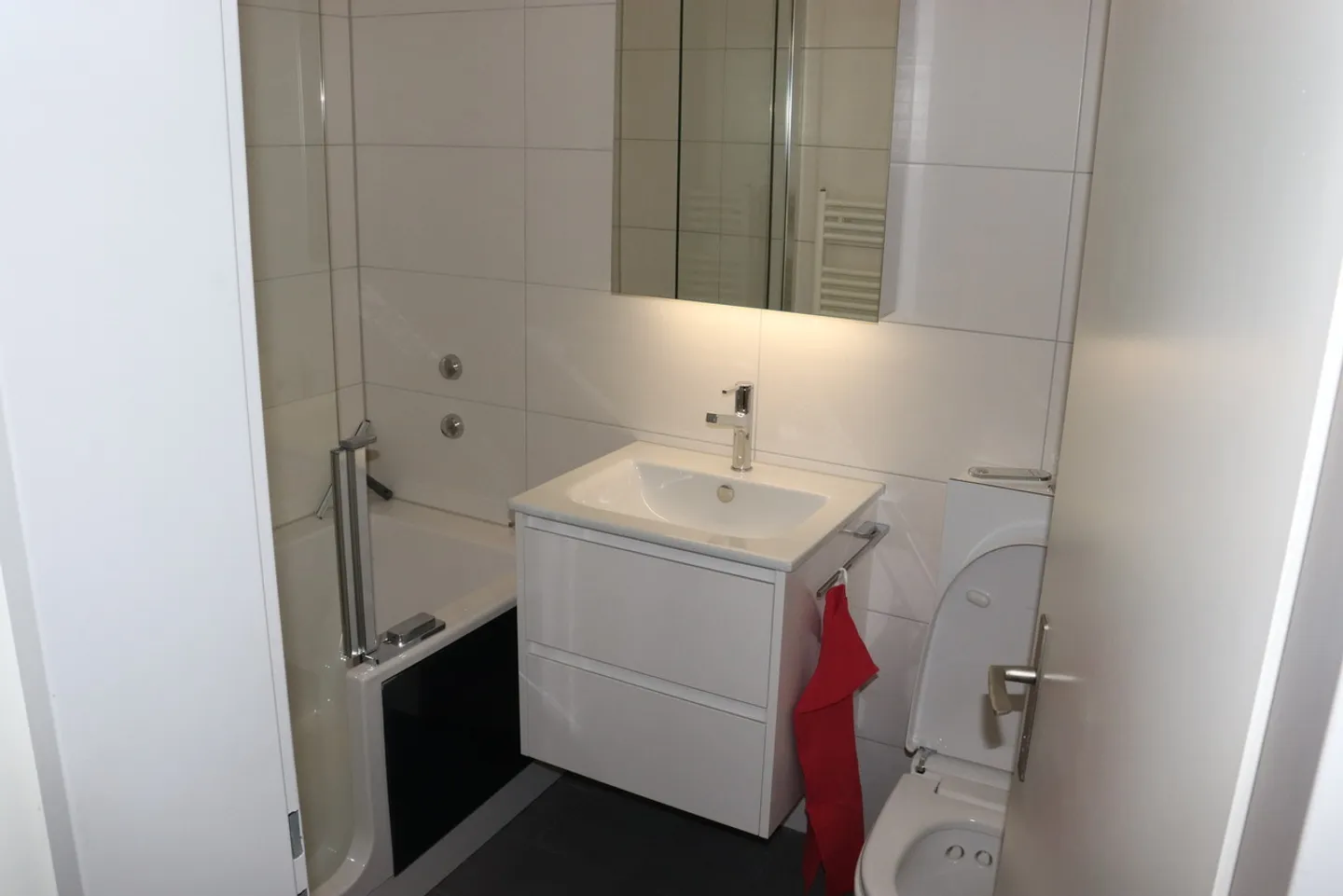 Appartamento attraente di 4,5 stanze in posizione centrale a Biberist! - Foto 5 di 11