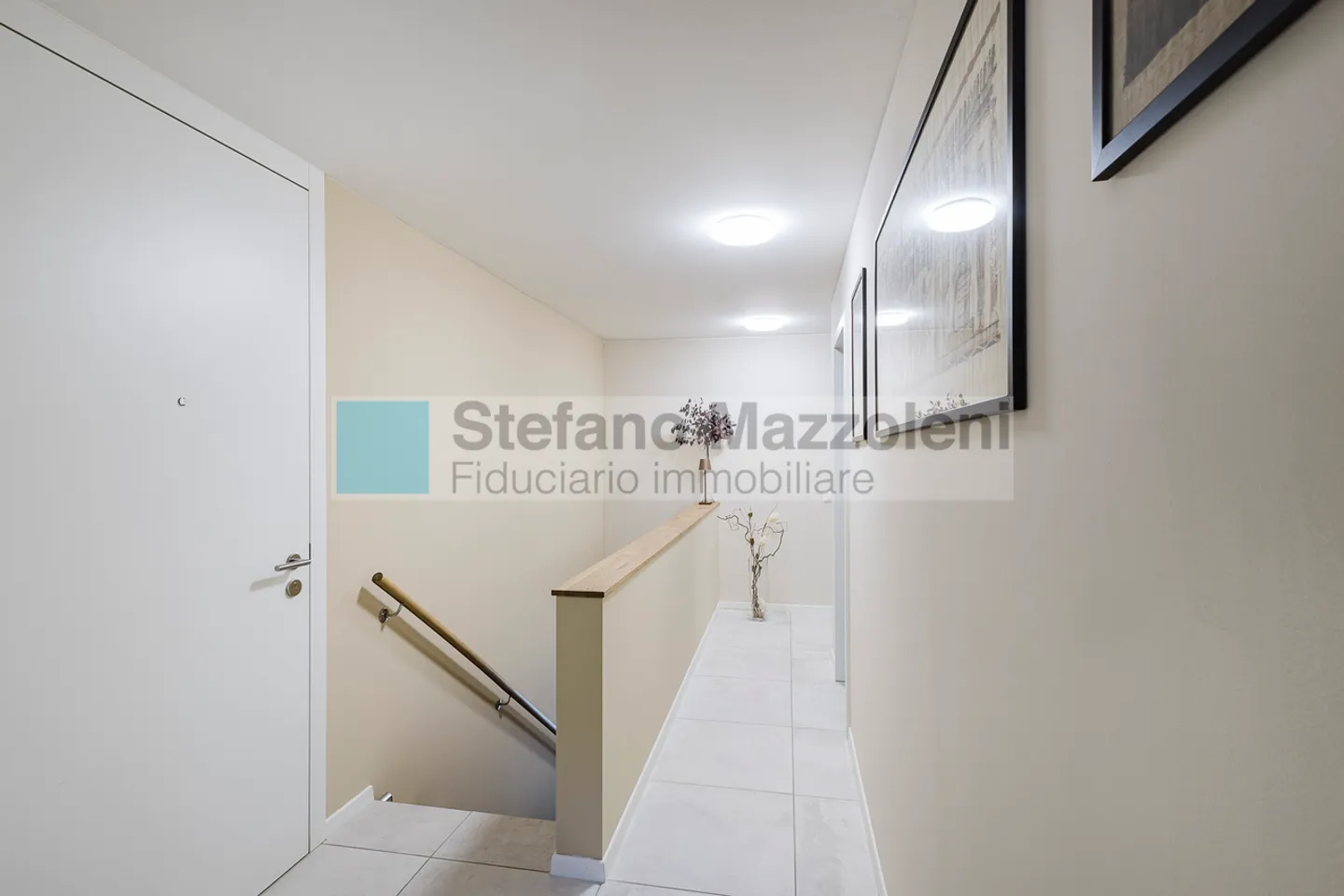 Modern Duplex Apartment in Lumino - Photo 12 of 14