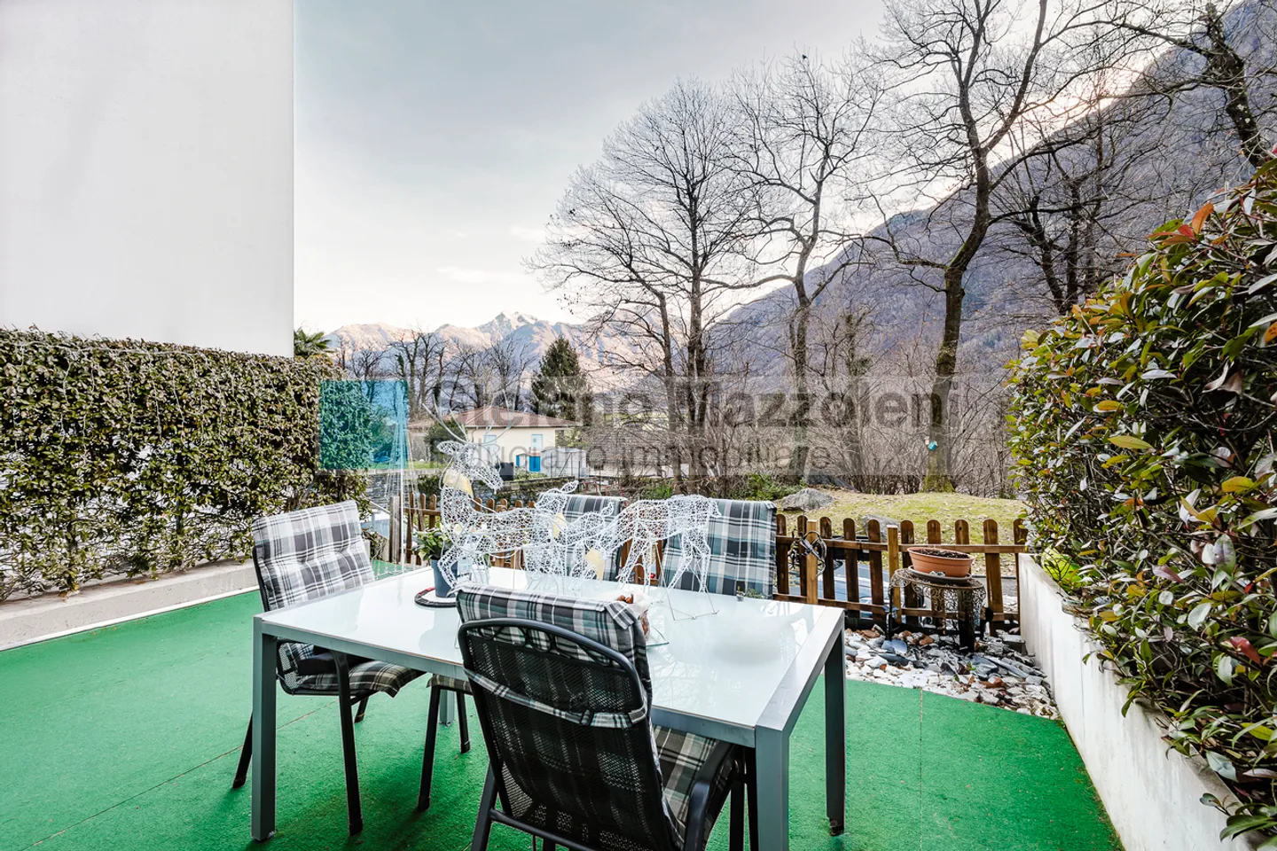 Modern Duplex Apartment in Lumino - Photo 13 of 14