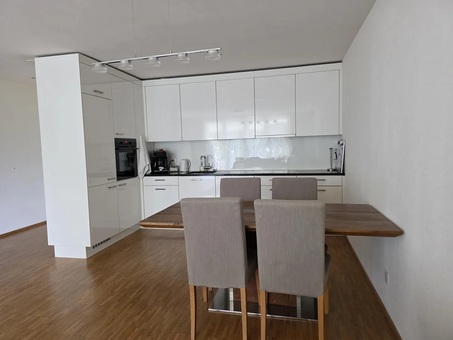 Charmante 3.5 Zimmer Wohnung - Foto 2 von 4