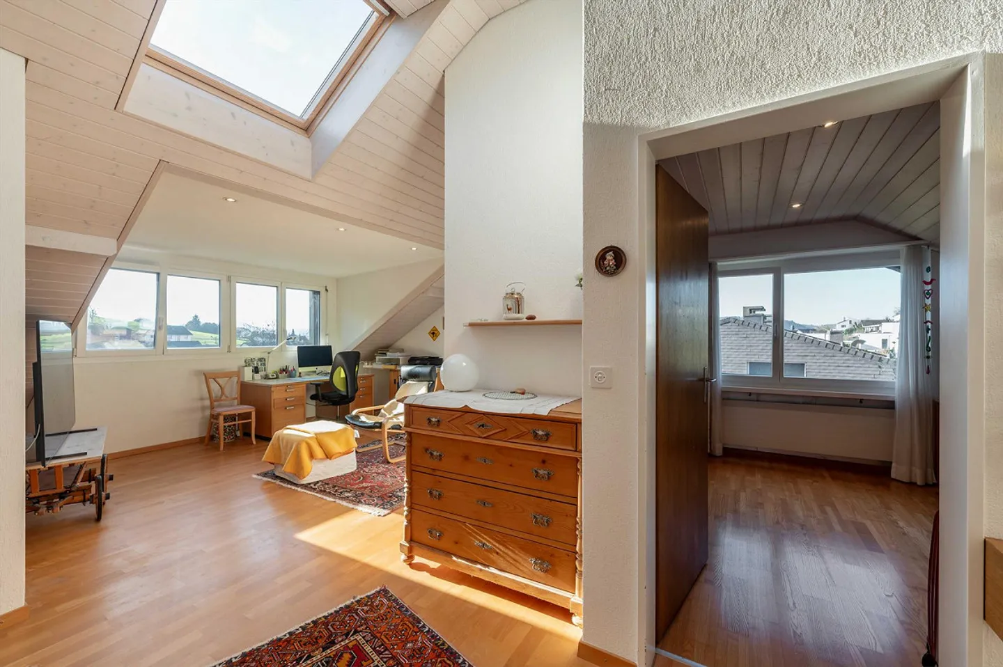Jardin spacieux et appartement avec vue imprenable - Photo 5 sur 13