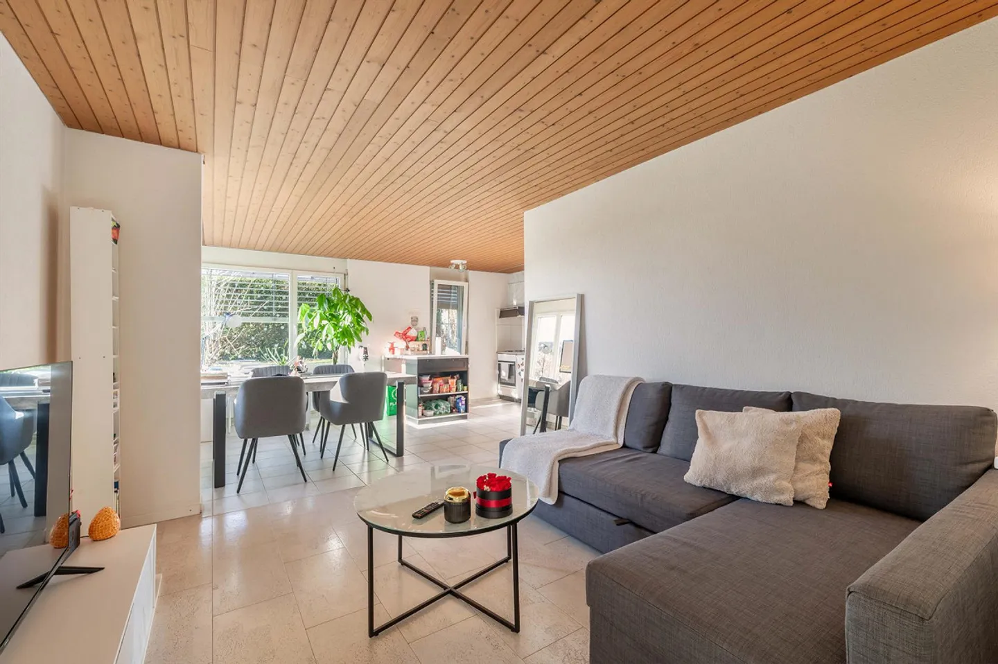 Jardin spacieux et appartement avec vue imprenable - Photo 8 sur 13