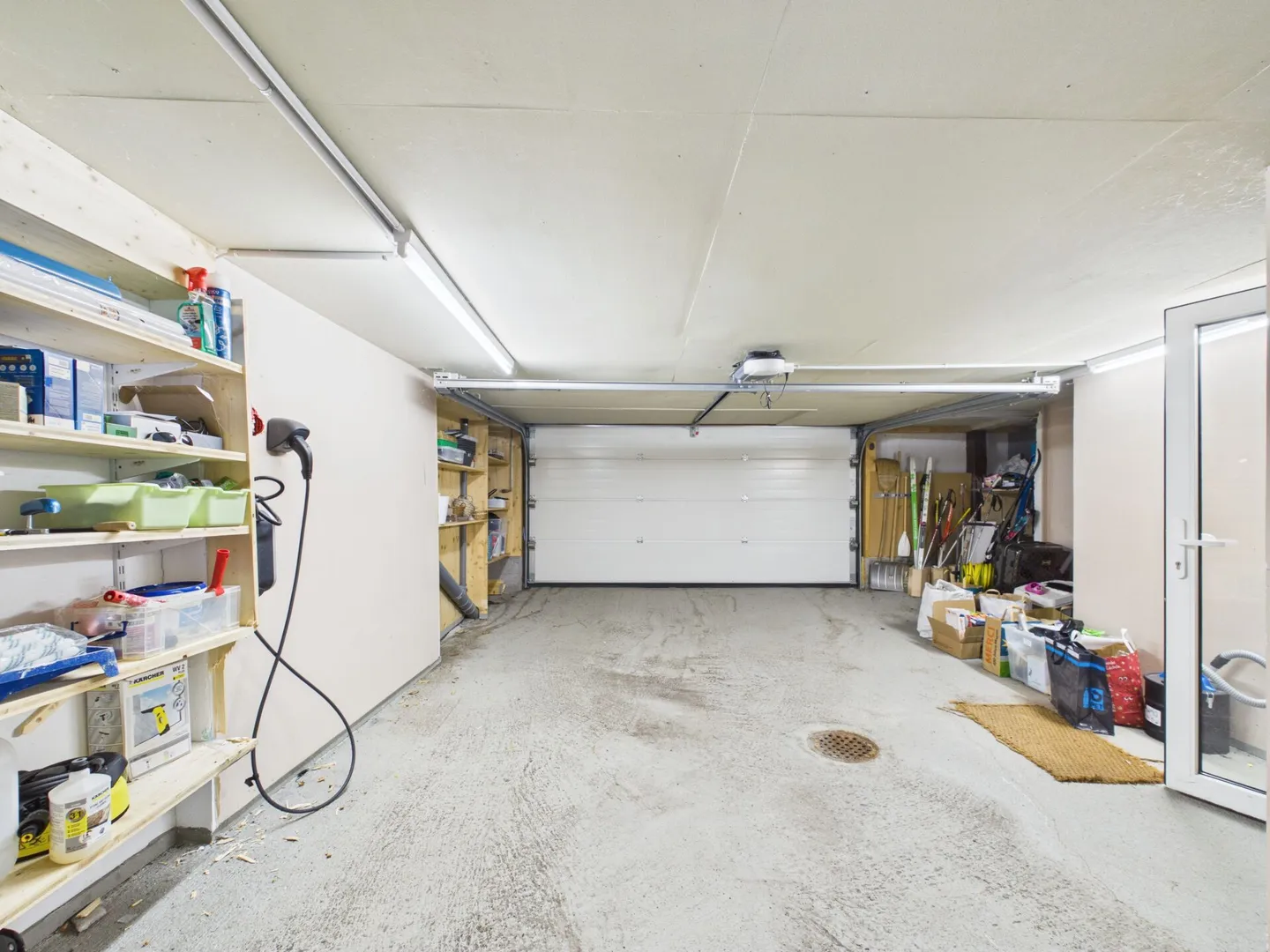 Maison individuelle de 7,5 pièces avec jardin d'hiver, patio et 2 garages ! - Photo 16 sur 17