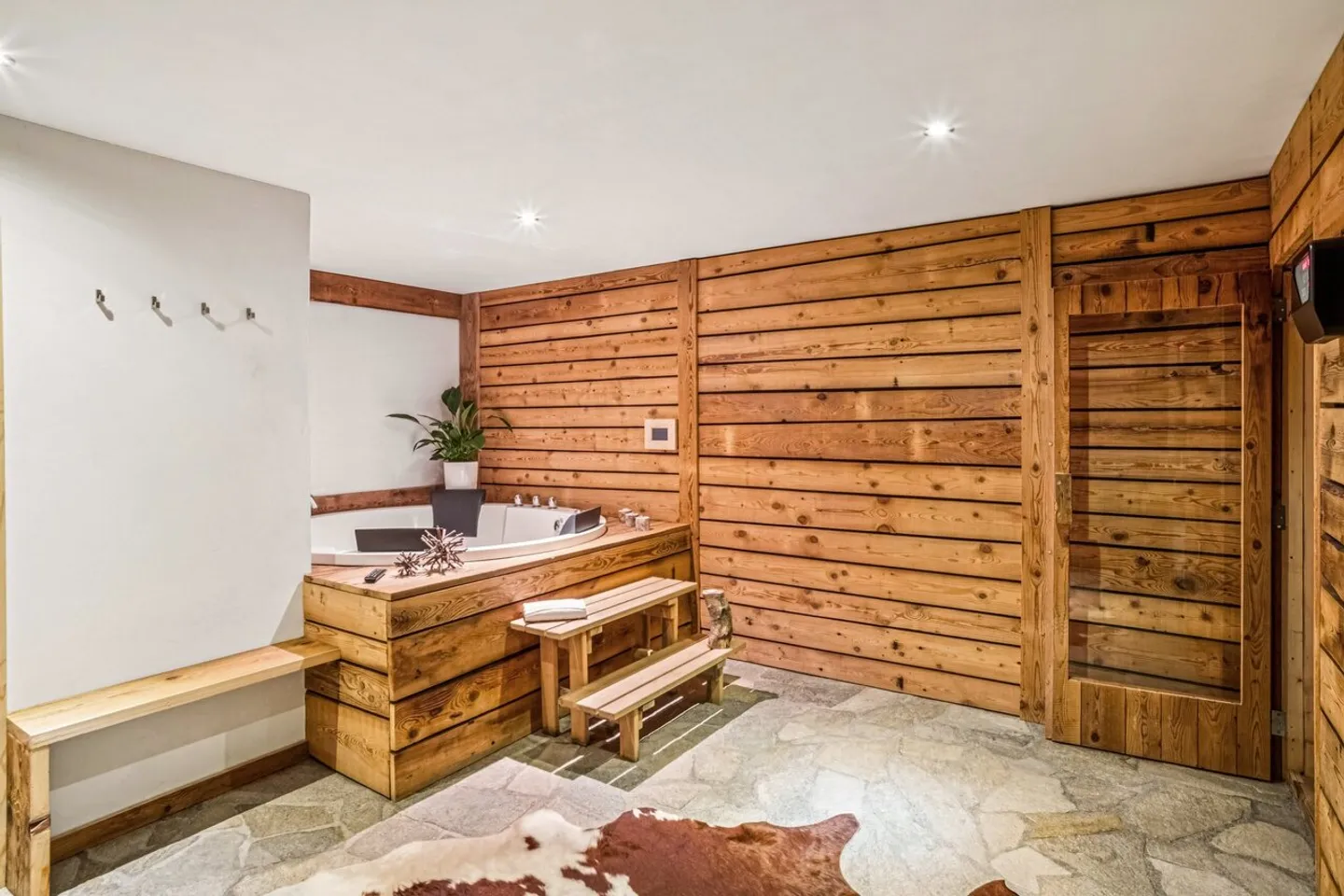 CHALET COCON - CENTRO DEL VILLAGGIO E TELECABINA - Foto 15 di 18