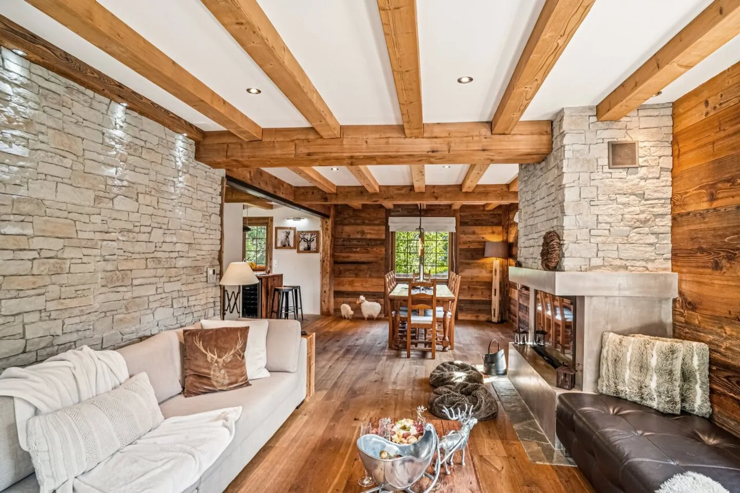 CHALET COCON - CENTRO DEL VILLAGGIO E TELECABINA - Foto 4 di 18