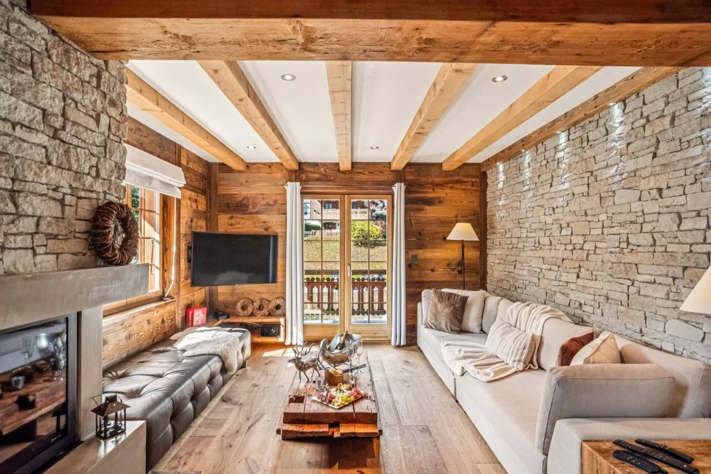 CHALET COCON - CENTRO DEL VILLAGGIO E TELECABINA - Foto 5 di 18