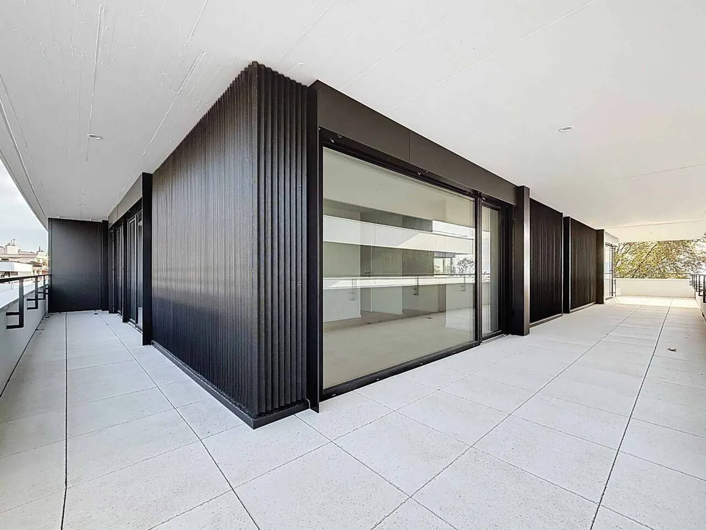 Luxurious 4.5 room apartment with covered balcony of 76m2 and lake view - Photo 8 of 13