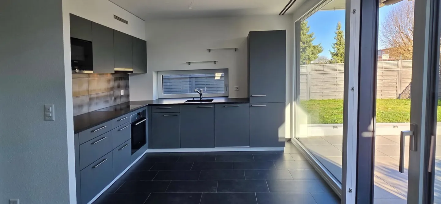 4.5-room apartment with garden - Photo 1 of 14