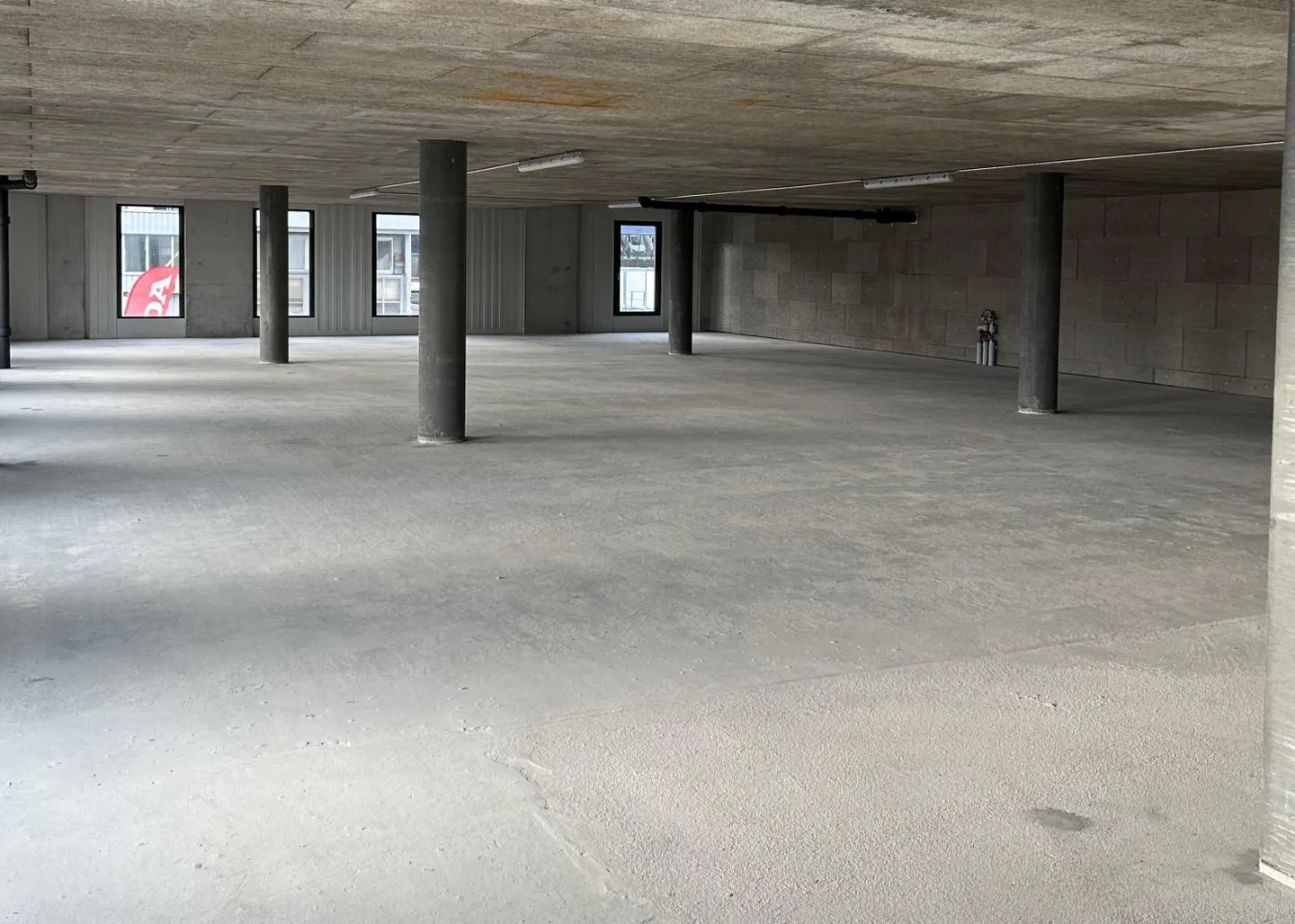 Administrative or Light Industry Space for Rent - Meyrin - From 180 m2 - Photo 3 of 5