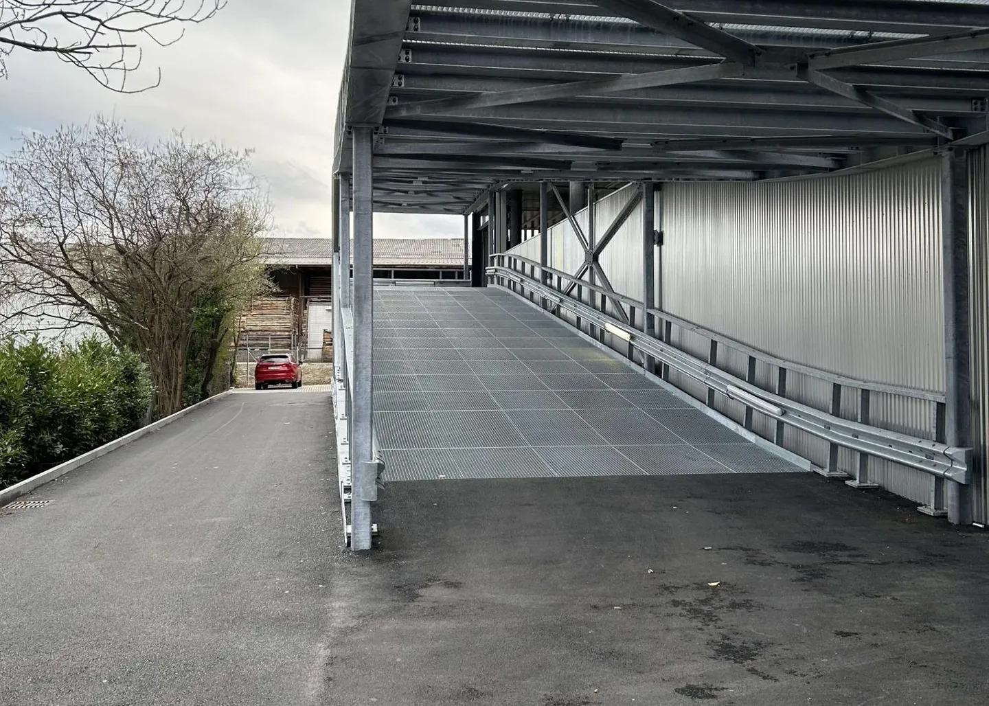 Administrative or Light Industry Space for Rent - Meyrin - From 180 m2 - Photo 4 of 5