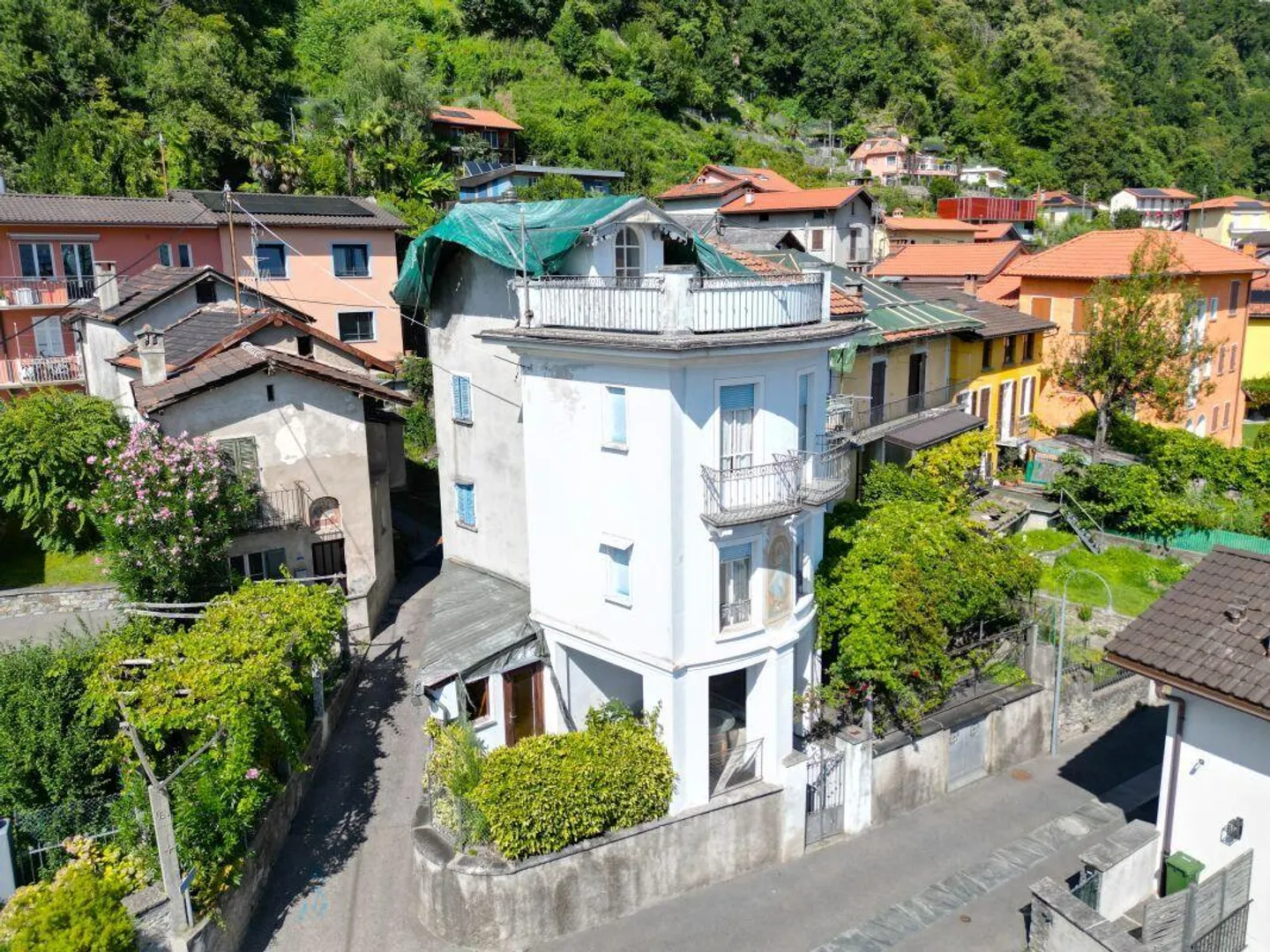 Grande maison à rénover avec terrasse panoramique à Solduno - Photo 6 sur 13