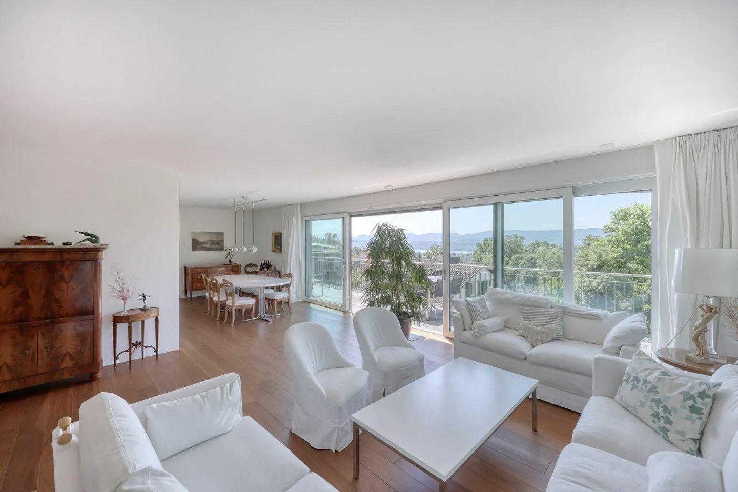 Elegant Maisonette with Lake View - Photo 2 of 11