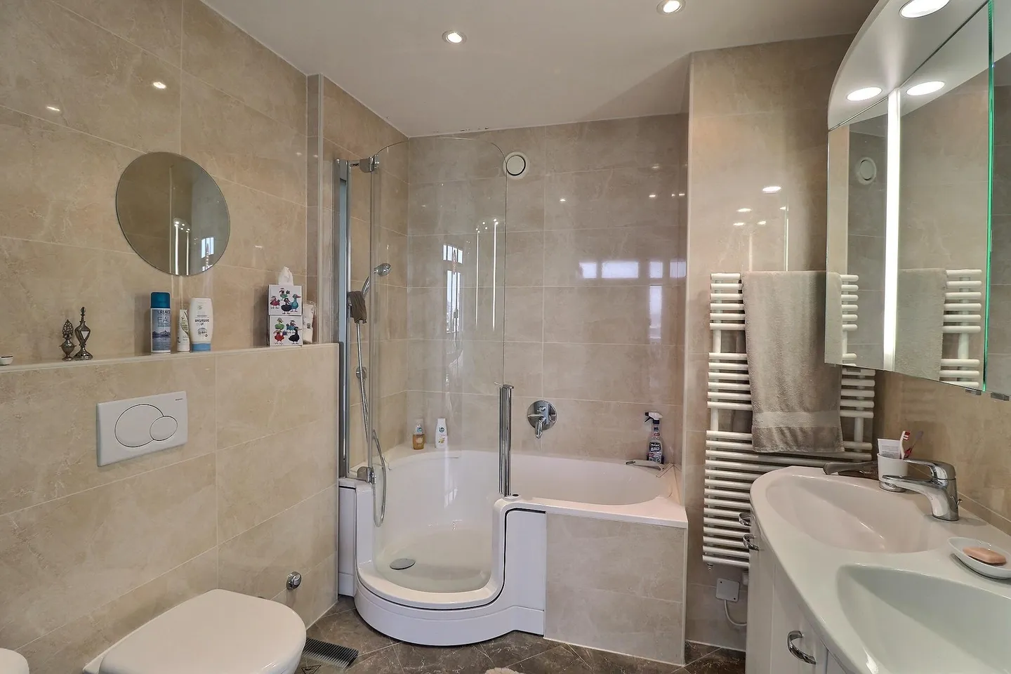 Luxuswohnung mit Pool - Foto 5 von 6